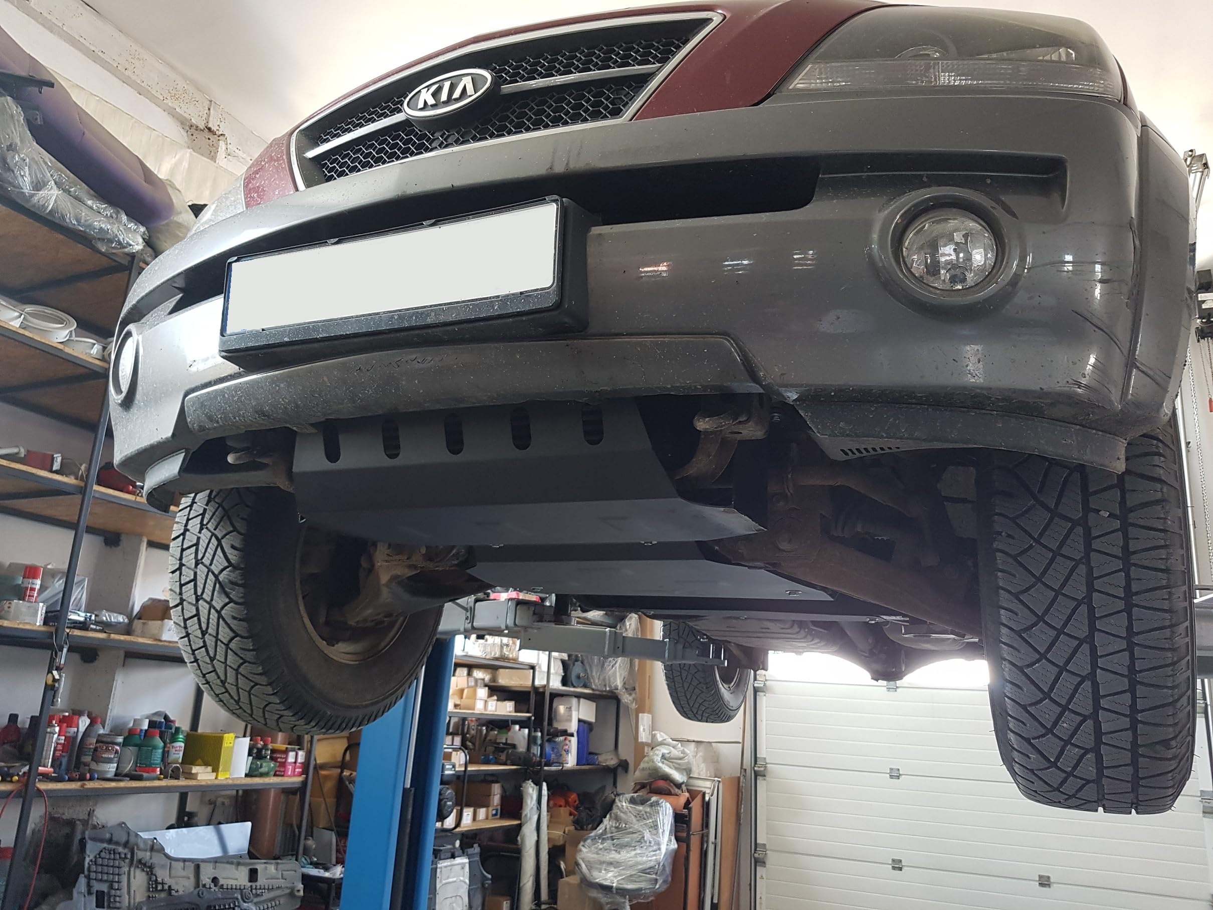 Protector metálico bajo el motor y enfriador de acero compatible con Kia Sorento (2002-2006)