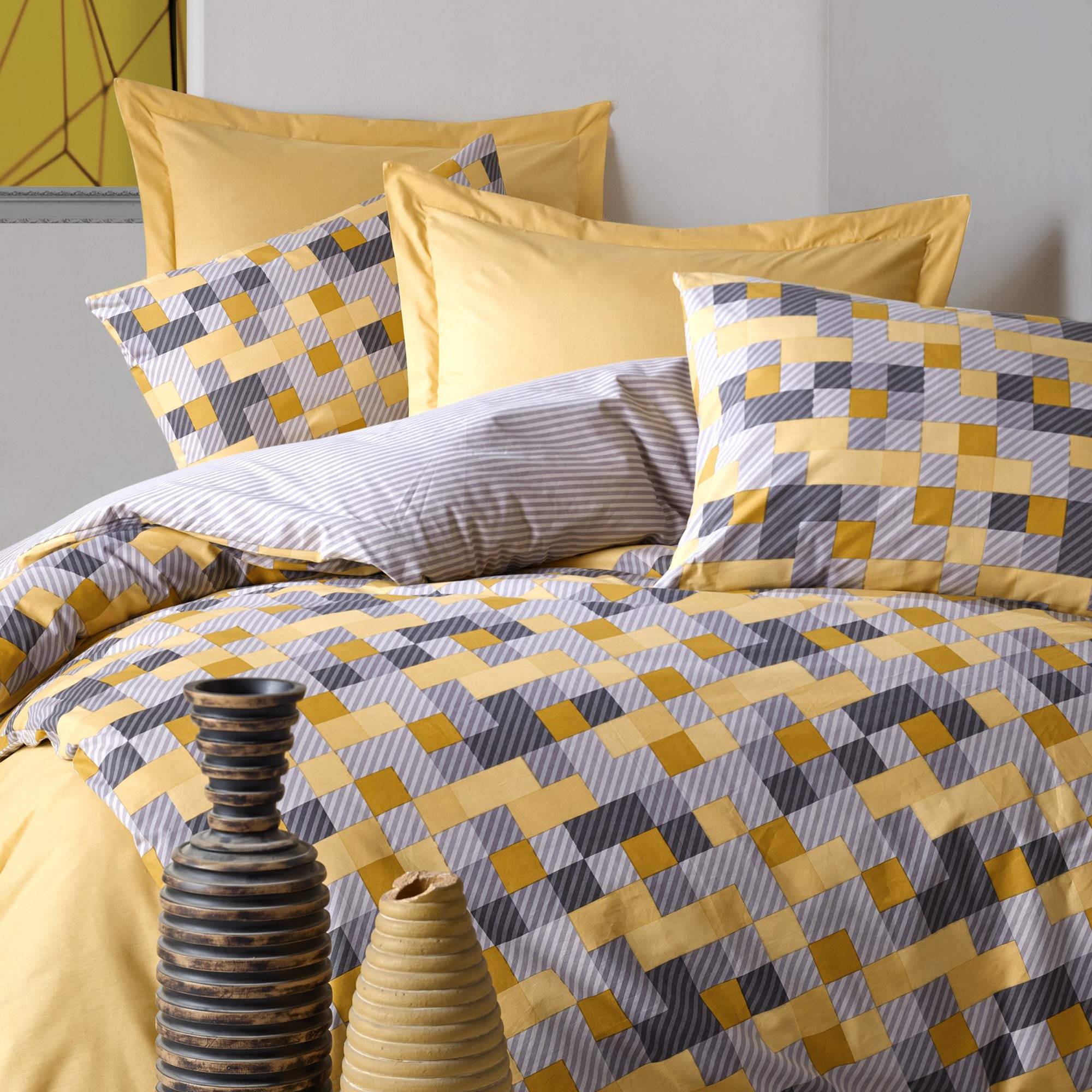 SUSSEXHOME Yellow Geometry Duvet Cover Set, King Size Duvet Cover, 1 Duvet Cover, 1 Fitted Sheet and 2 Pillowcases, Iron Safe, Hypoallergenic, Breathable Bedding Set, Machine Washable, Solid Colors
