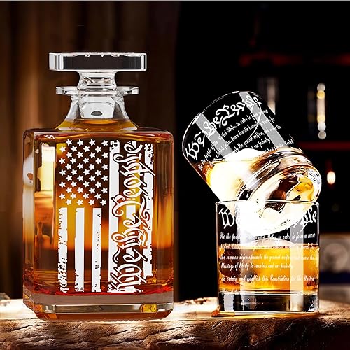 Miniatura 5 de Decantador de whisky grabado con la bandera estadounidense We The People, juego de decantador con 2 vasos para licor, whisky, bourbon o vino, regalo