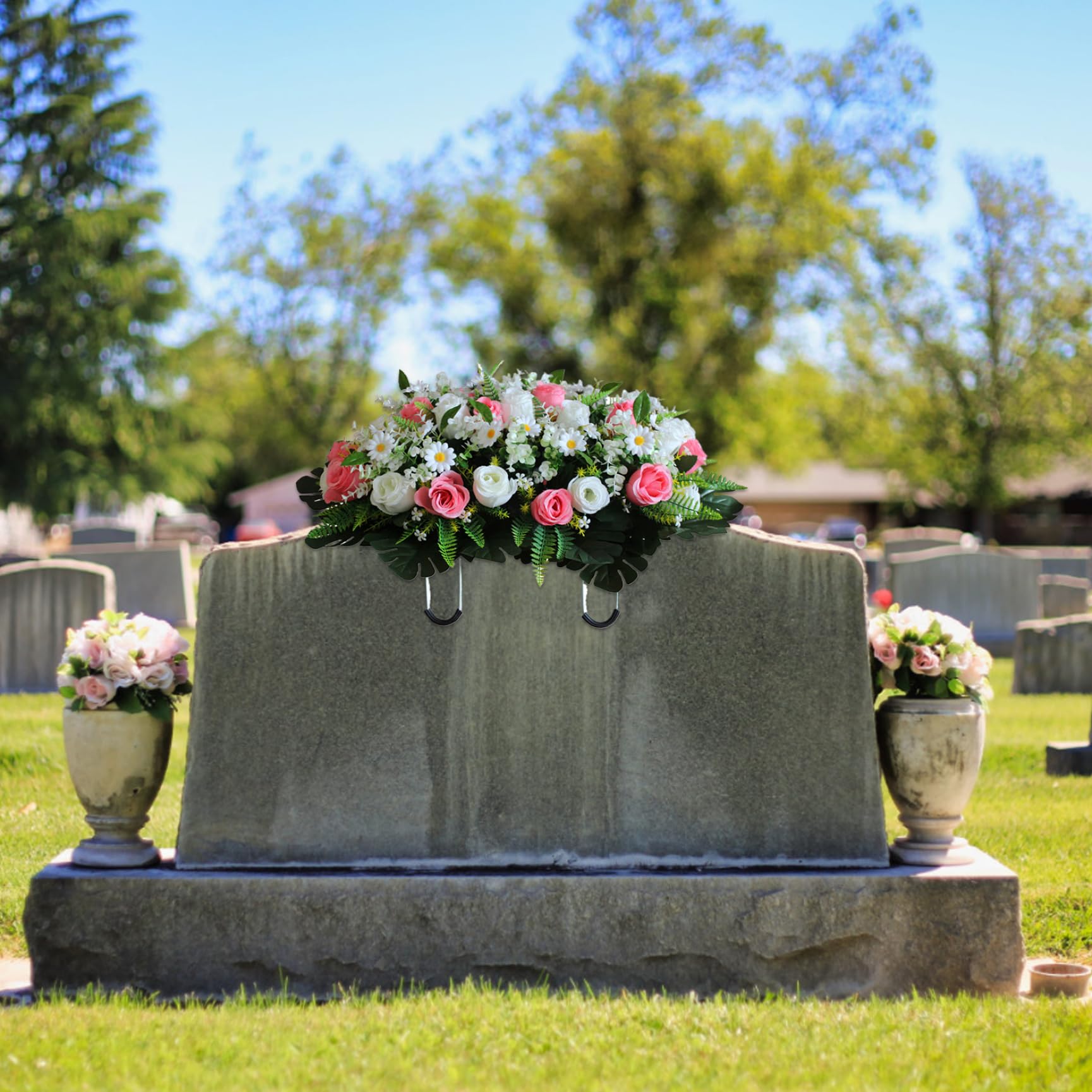 Fleurs de Tombe artificielles réalistes pour cimetière avec chrysanthèmes en Soie (64 x 47 cm) Style 1.
