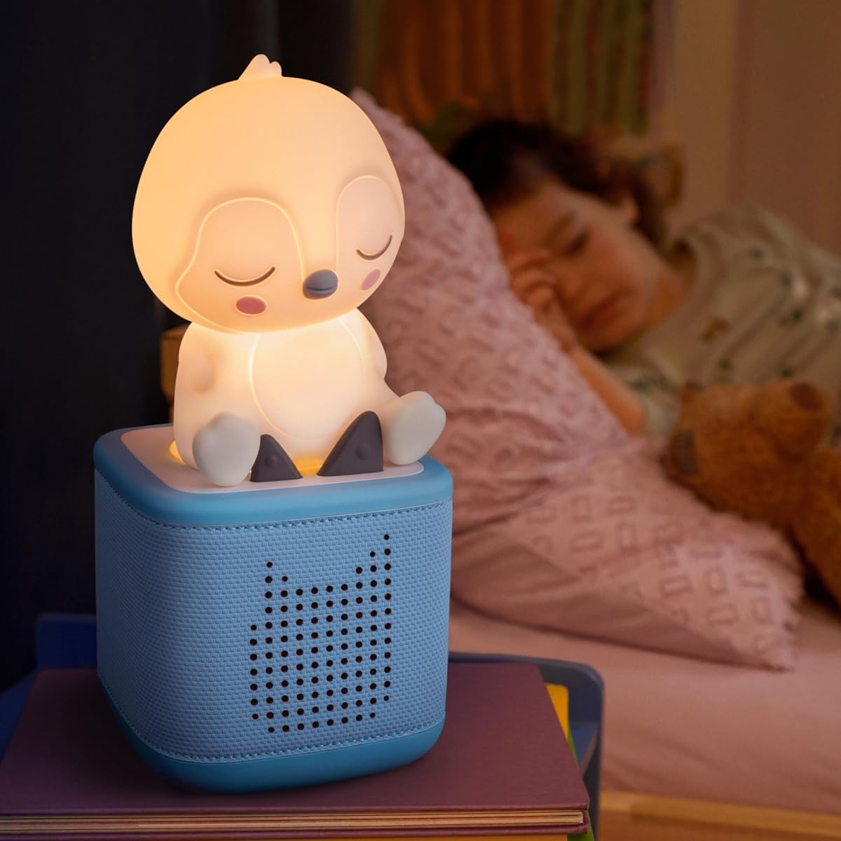 Tonies Night Light - Sleepy Penguin Audio Play Character from Sleepy Friends | Warm Glow | 140 Minutes of Playtime view 4