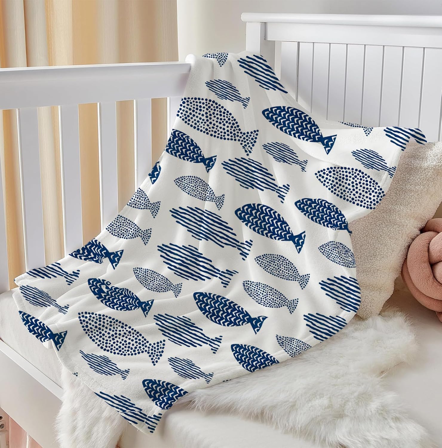 SPBL&L Coastal Beach Fish Blanket, Blue and White Nautical Ocean Fish Throw Blanket for Bed Couch Bedroom Living Room, Beach House Decor, Gifts for Fishing Lovers