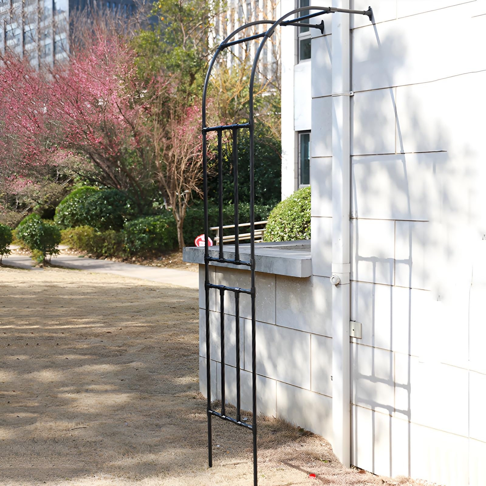 Arco da giardino per piante rampicanti e rose, robusto traliccio in ferro battuto per uso esterno (70 x 240 cm) – Decorazione da giardino durevole perfetta per viti e fiori