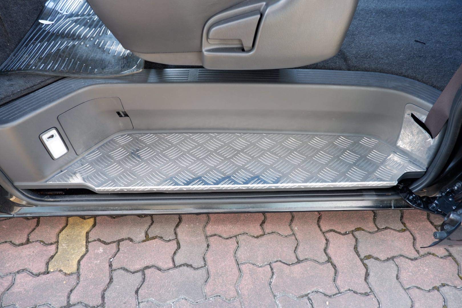 Amazon | 【ZERO HOUSE】ハイエース 200系 アルミステップカバー