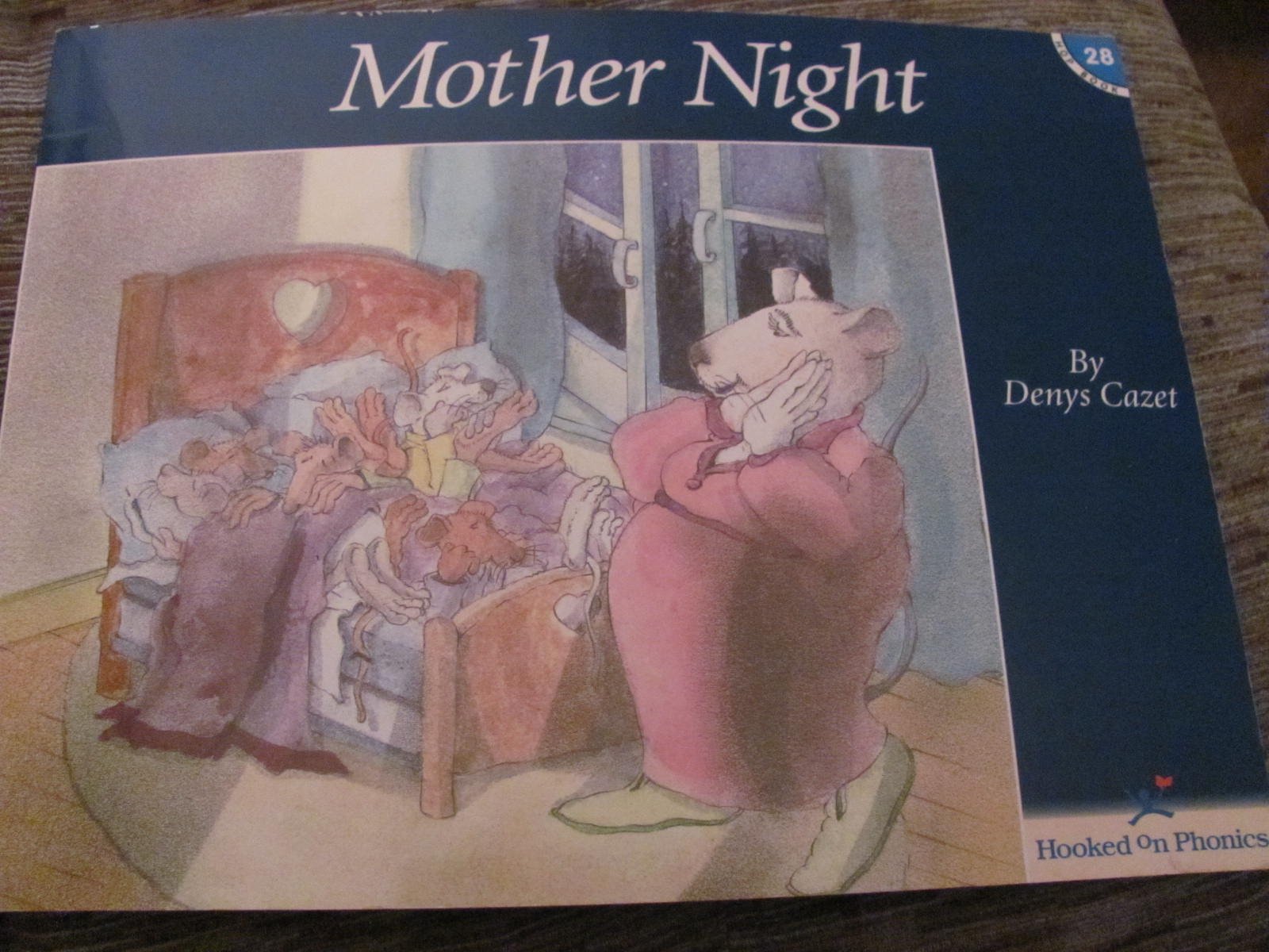Mother Night (Hooked on Phonics, Book 28) [Paperback] Cazet, Denys