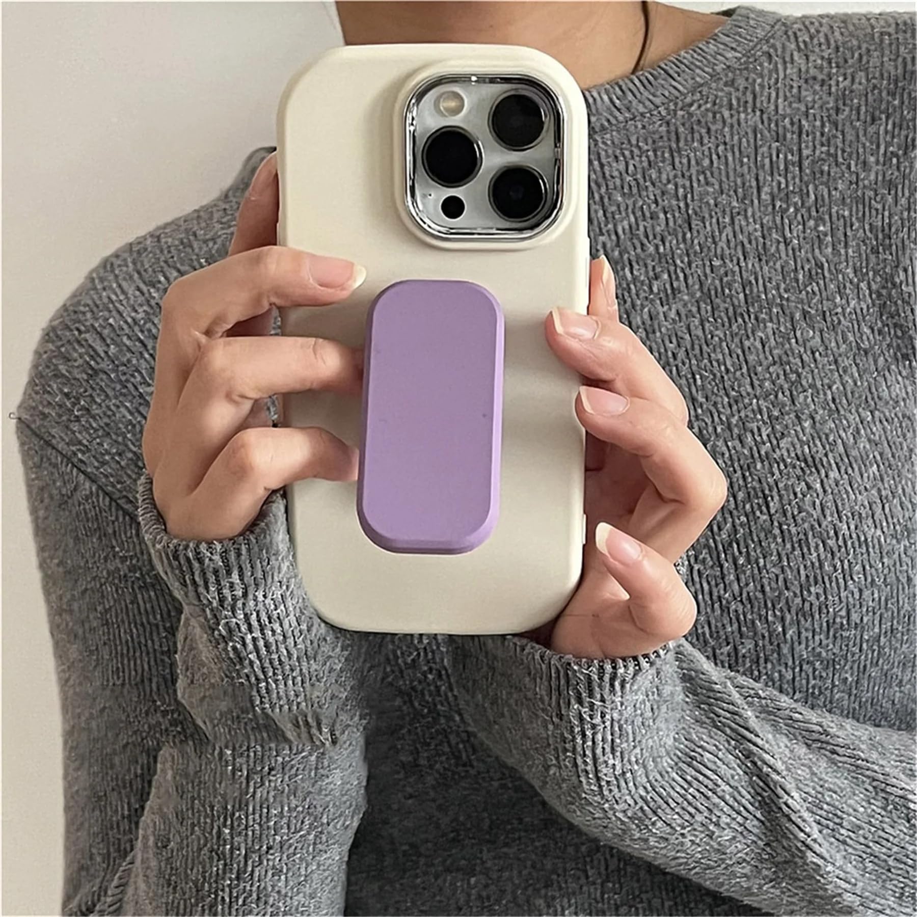 Coque silicone souple antichoc violette iPhone 16 Pro avec texture anti-dérapante - 7