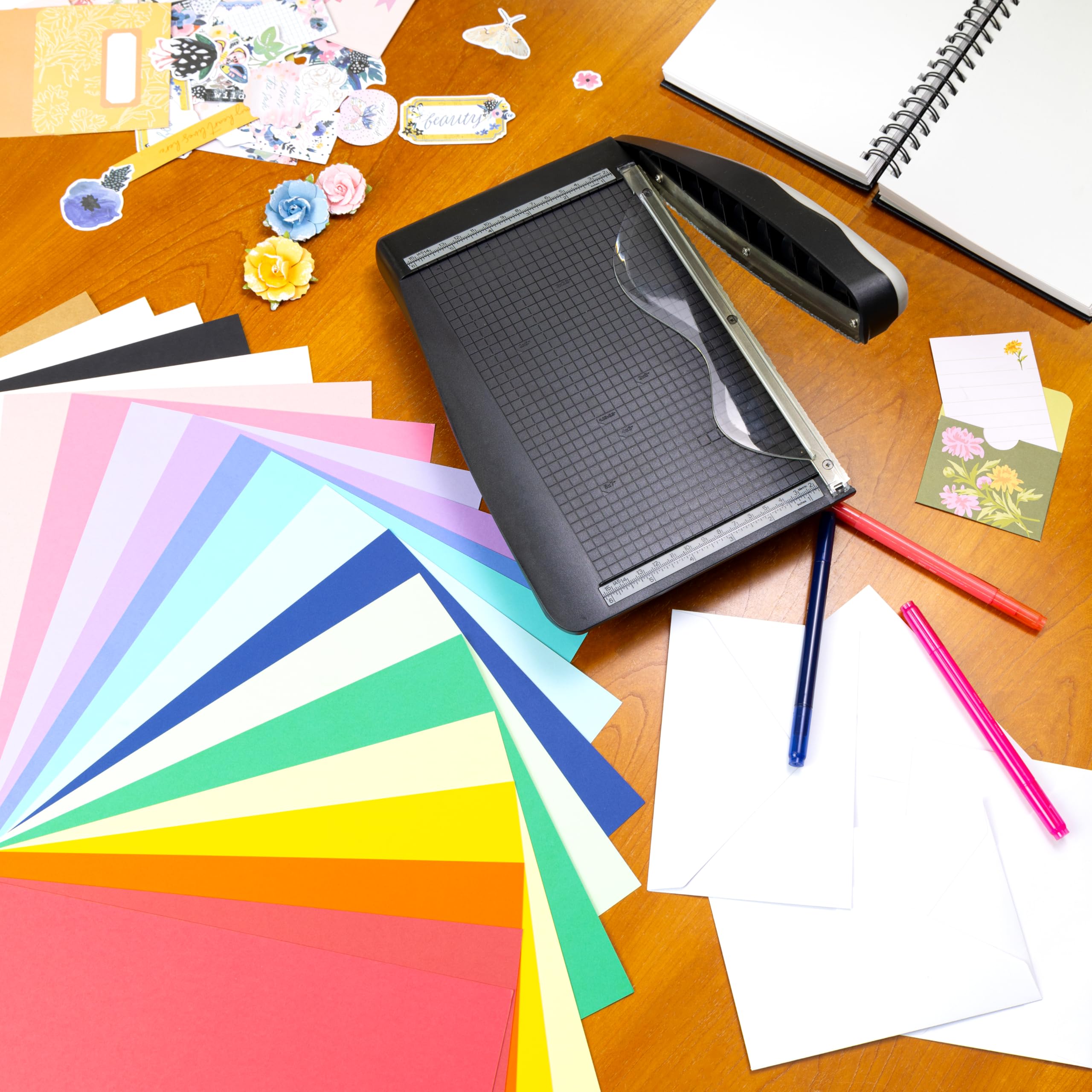 Cardstock 8,5 x 11 Papierpackung – 29,5 kg Karton für Bastelarbeiten, Kartenherstellung, Drucker, 200 Scrapbook-Blätter, verschiedene Farben, doppelseitig mit festem Kern, Kaleidoskop