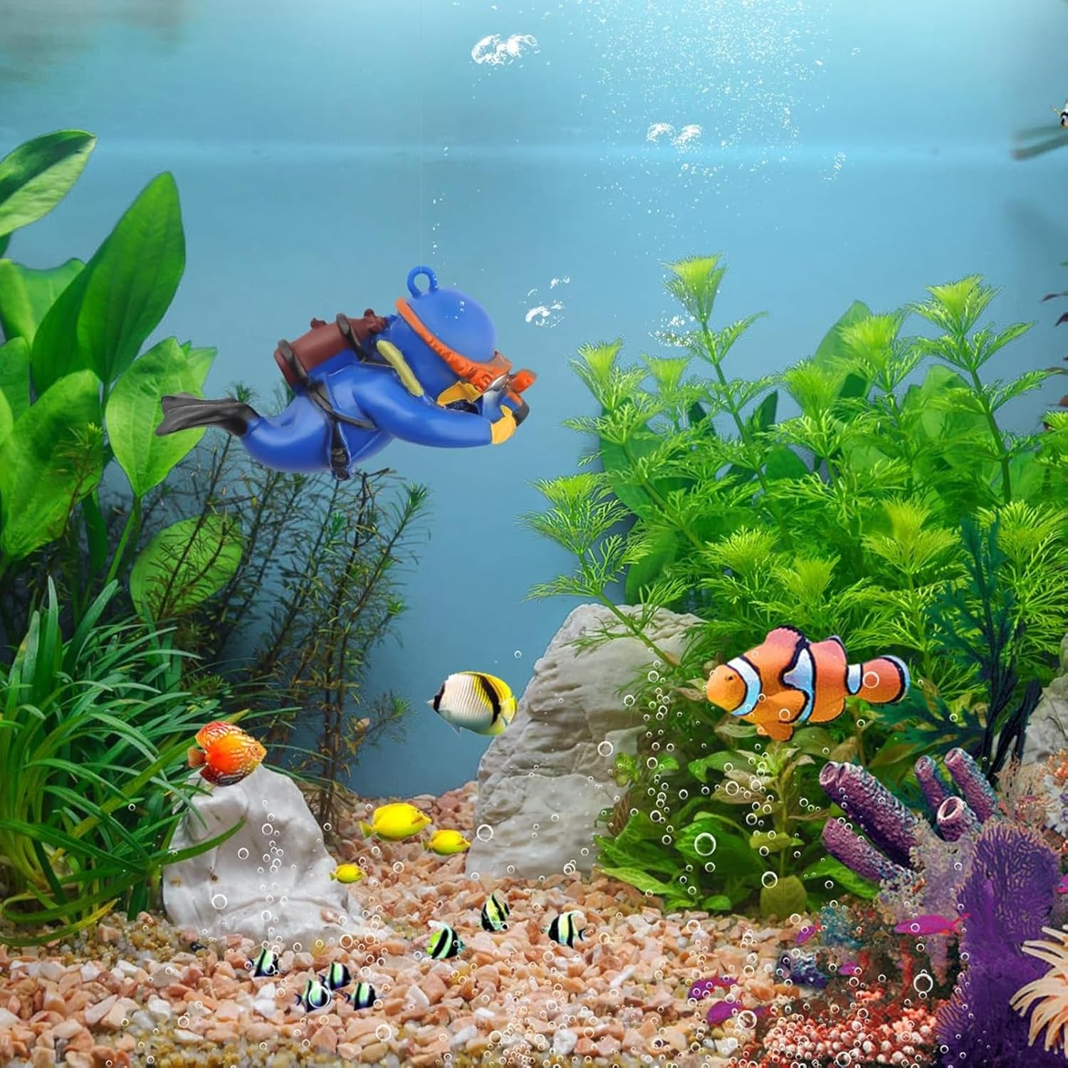 Scuba Diver Fish Tank Decoration - Interactive Floating PVC Accessory with Diving Gear, Adding Color to Lively Aquarium Scenes