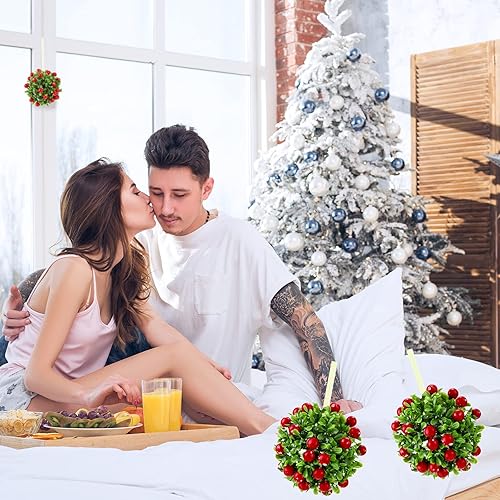 Miniatura 6 de WILLBOND 2 Pieces Christmas Mistletoe Hanging Ornaments 5 Inches Mistletoe Kissing Ball Artificial Door Decor Pendants Green Leaves Red Berries