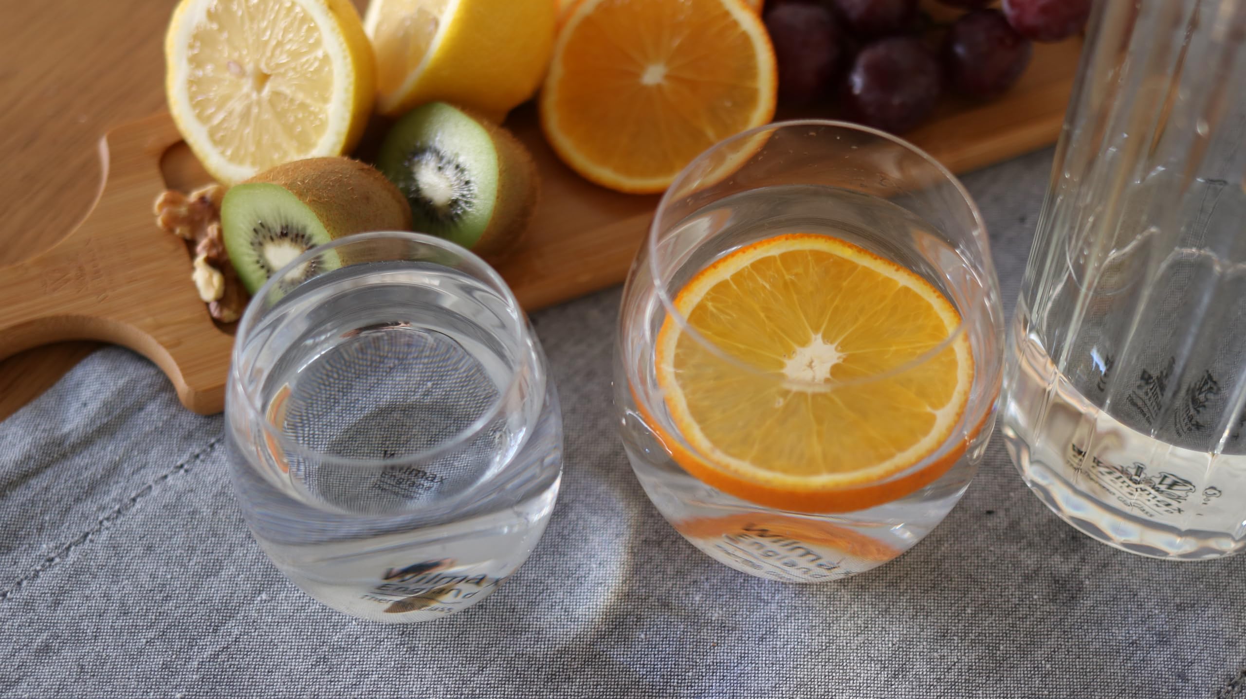 Wilmax Glaskrug 2,4L mit 6 Wassergläser 530ml im Set | Getränkeset | Wasserkrug für Saft, Wasser, Eistee, Milch | Glaskaraffe | Wasserkanne | Spülmaschinenfest | Glaskanne | Transparent