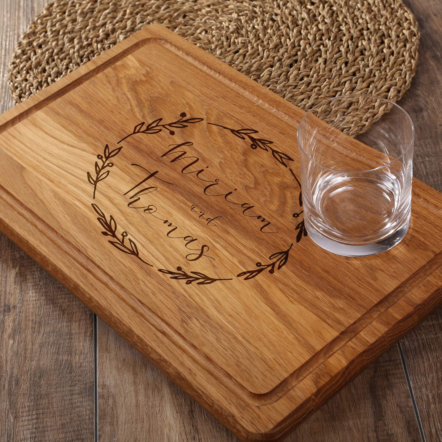 FORYOU24 Holz Schneidebrett dunkel mit Gravur Motiv 06 - personalisiert mit Wunsch-Namen Küchenbrett graviert als Geschenkidee zur Hochzeit