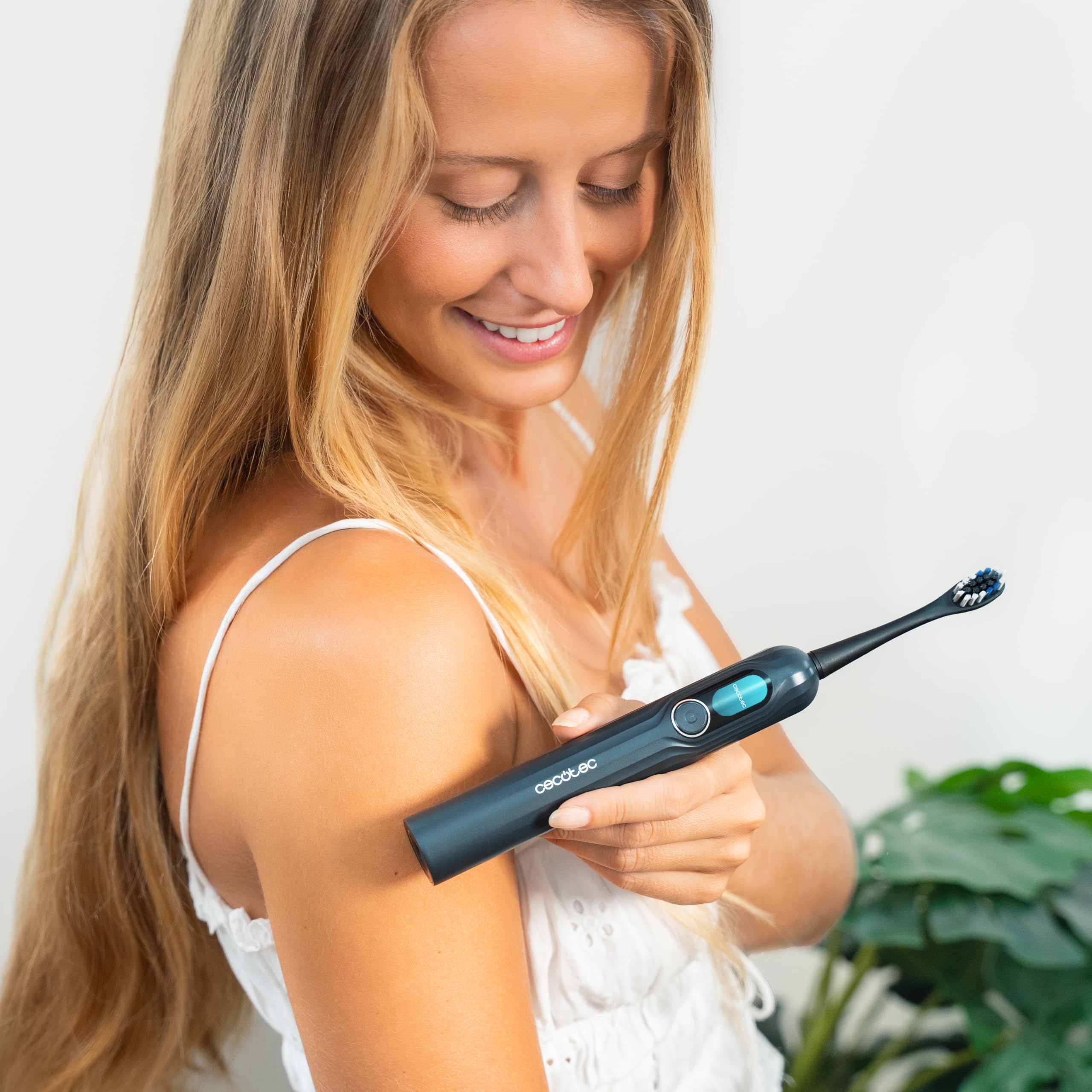 Cecotec elektrische Zahnbürste ToothCare UltraSonic PlatiniumSwing. DualClean Sonic+Oszillation, 50.000 rpm, 5 Modi, Display, Drucksensor, 30-s-Intervall, 2-Min Timer, kabellose Ladestation, 8 Köpfe