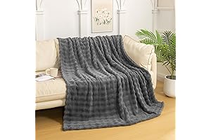 Super Soft Faux Fur Throw Blanket by YUSOKI