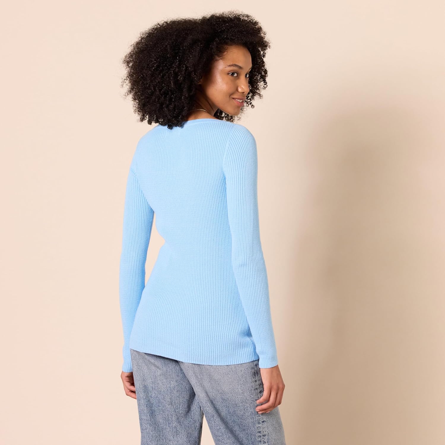 Amazon Essentials Women's Lightweight Ribbed Long-Sleeve Boat Neck Slim-Fit Sweater - Image 2