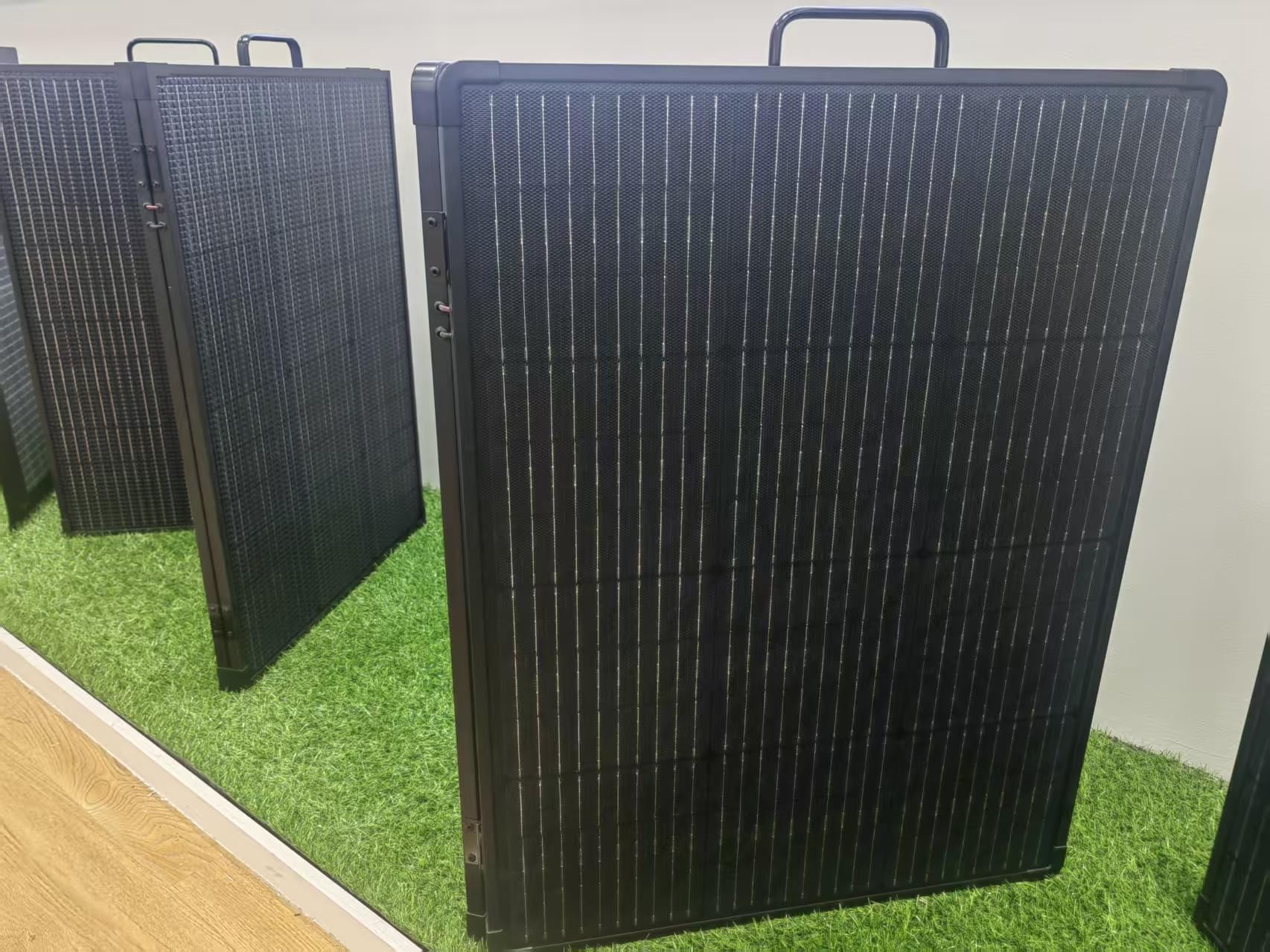 ShanxingG-Horse - Pannello solare pieghevole, 100 W, 20 V, monocristallino, nero, con supporto integrato, leggero, per alimentazione fuori rete