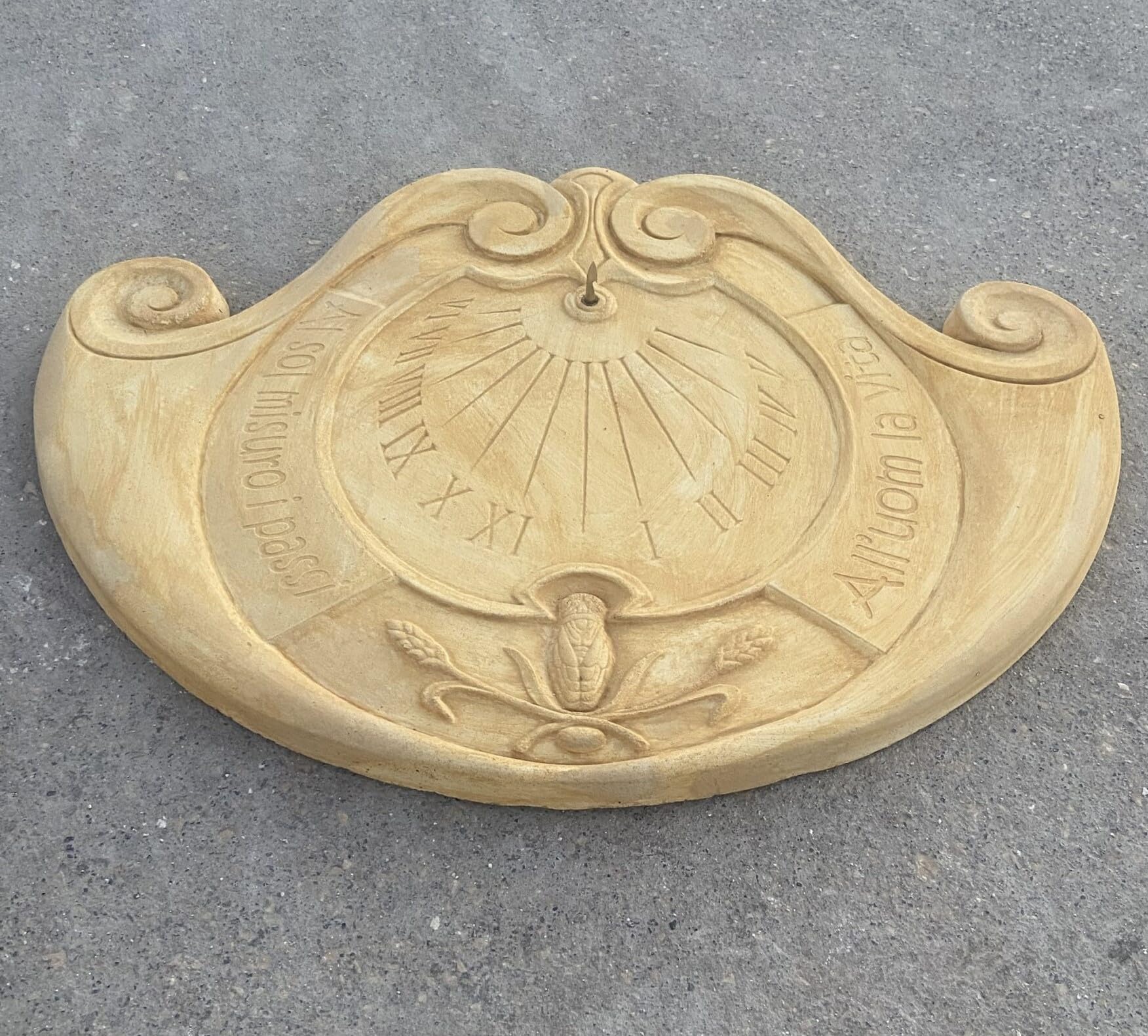 Meridiana Bassorilievo da Giardino in Cemento e Polvere di Marmo, con Gnomone, 53x69 cm, Resistente agli Agenti Atmosferici