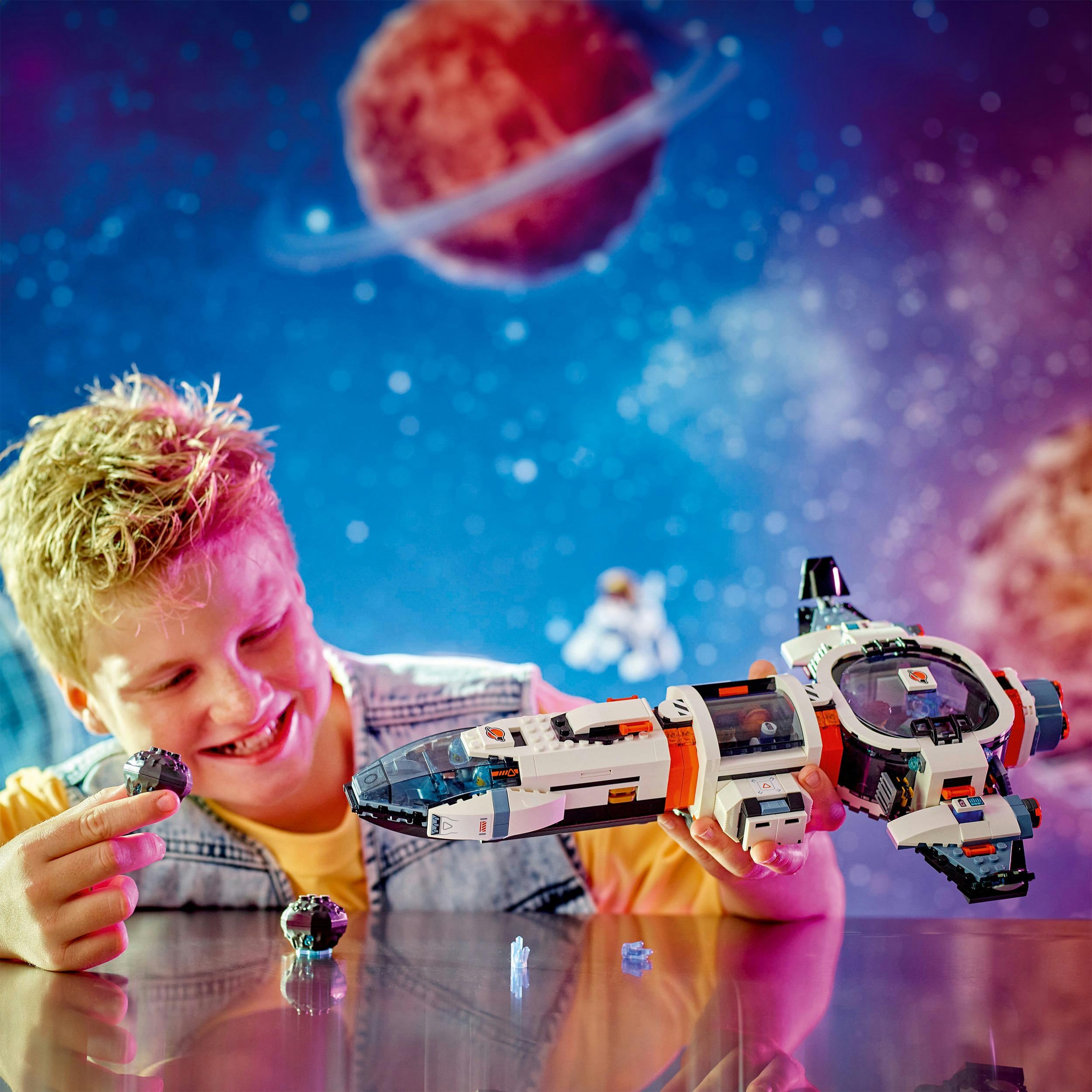LEGO City Astronave Galattica Modulare con 4 Minifigure e Figura Aliena - Giocattoli Spaziali Costruibili, Giochi per Bambini e Bambine da 7 Anni in su, Idee Regalo di Compleanno e per le Feste 60446