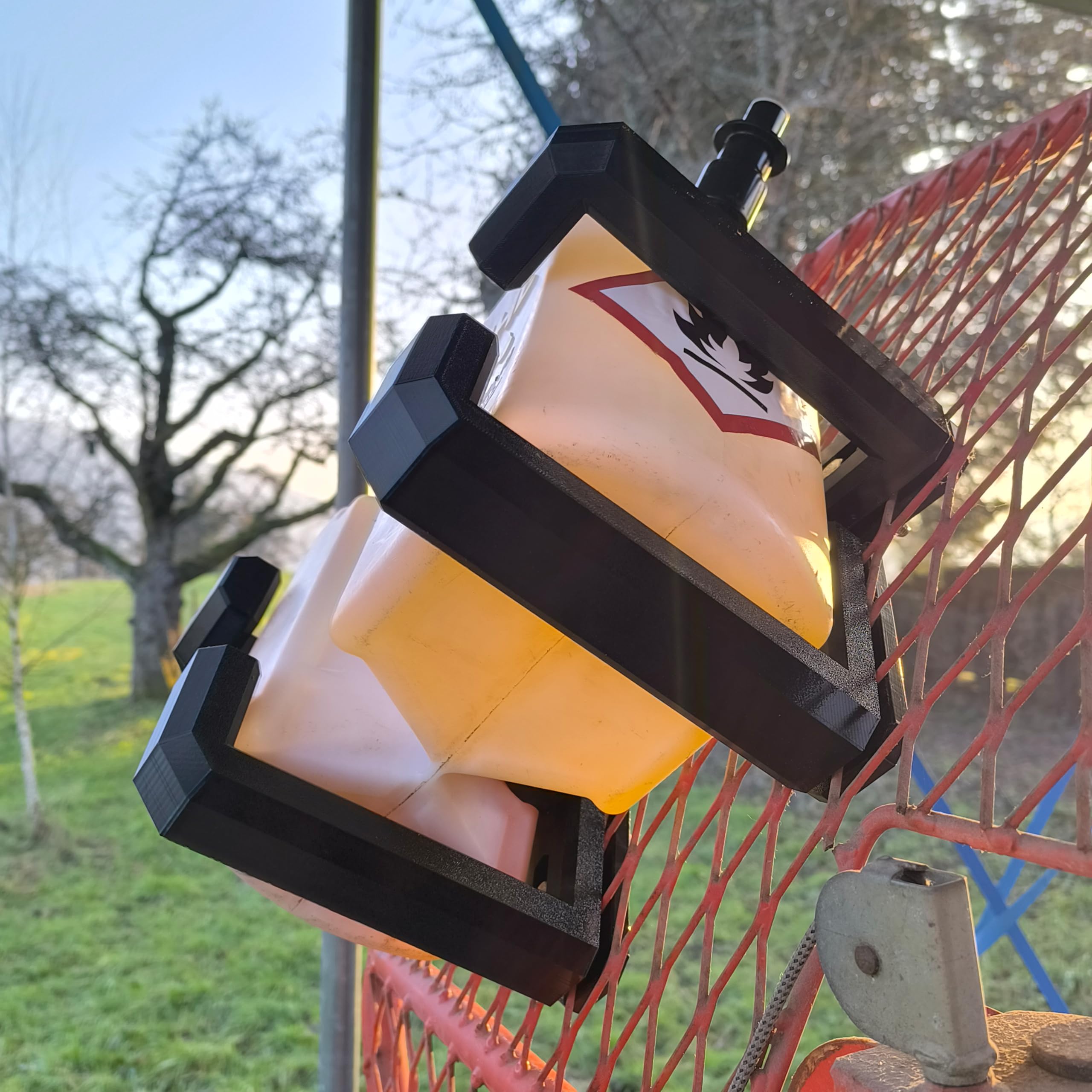 Kanister Halter für Seilwinde/Anhänger für Stihl Kraftstoff Kanister