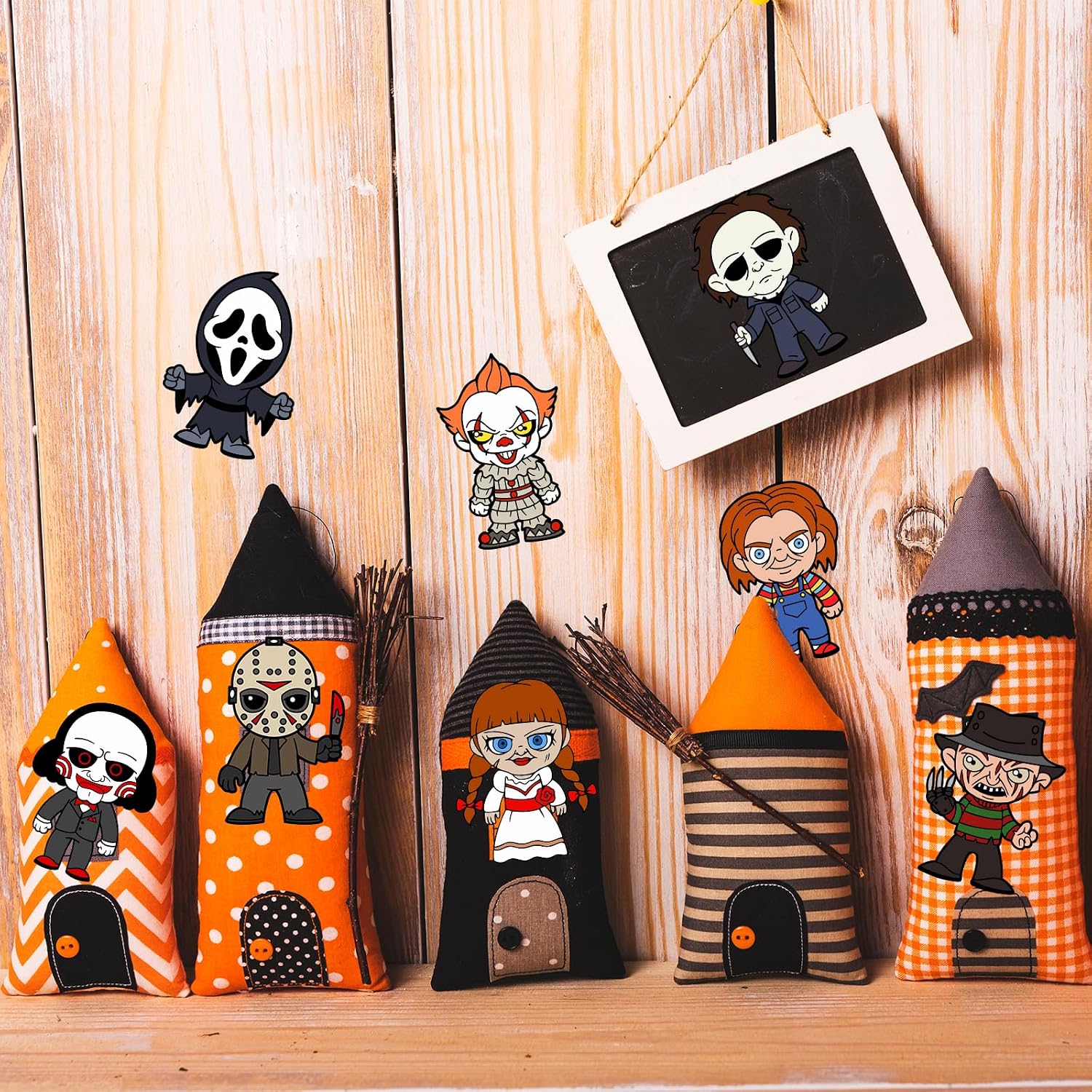 1000Pcs Halloween Stickers 1.5 Inch Halloween Horror Movie Character Roll Decal Stickers Adhesive Stickers for Halloween Party Favor Decor