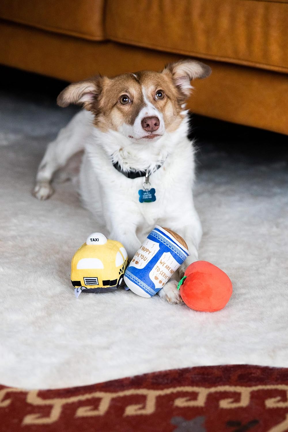 Pearhead New York City Plush Dog Toys, Novelty Fun Pet Toy Set, Durable Stuffed Toy for Interactive Play, NYC Taxi Big Apple Themed Set of 3 Toys image 2