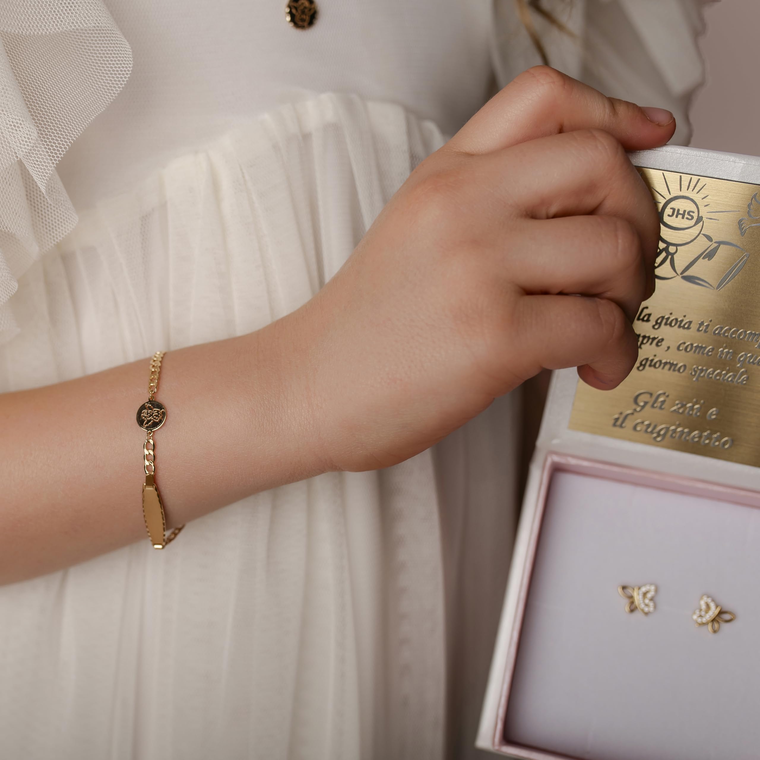 Sakrami Pulsera de Oro Grabable Angioletto Niños + Joya con Caja Personalizada + Idea de Regalo de Niña para Nacimiento, Bautizo y Comunión Ocasiones Especiales + Caja de Regalo