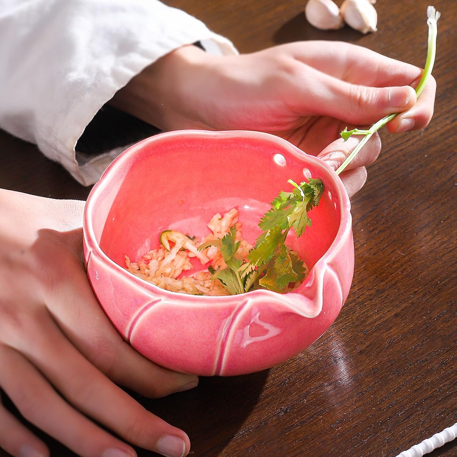 Handmade Garlic Grater Bowl Efficient Foliage Stripping Tool with 5 Hole Sizes for Salads & Cooking Kitchen Tool with Drainage Port & Foliage-Separating Assembly for Dressing