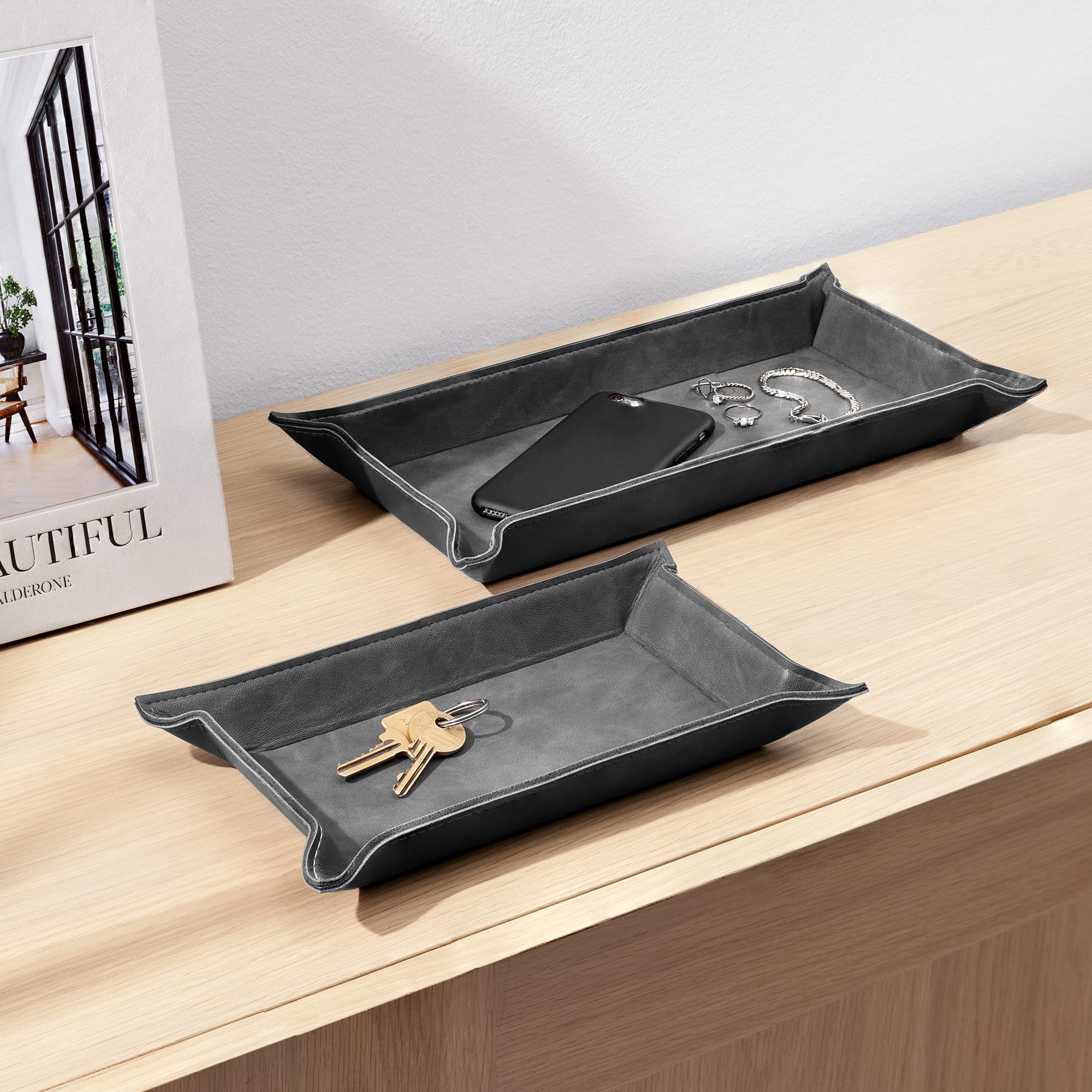 Set 2x Vassoi Svuotatasche in Similpelle Nera - Centrotavola Portaoggetti Svuota Tasche in Pelle Sintetica - Moderno Vassoio Portachiavi Ingresso