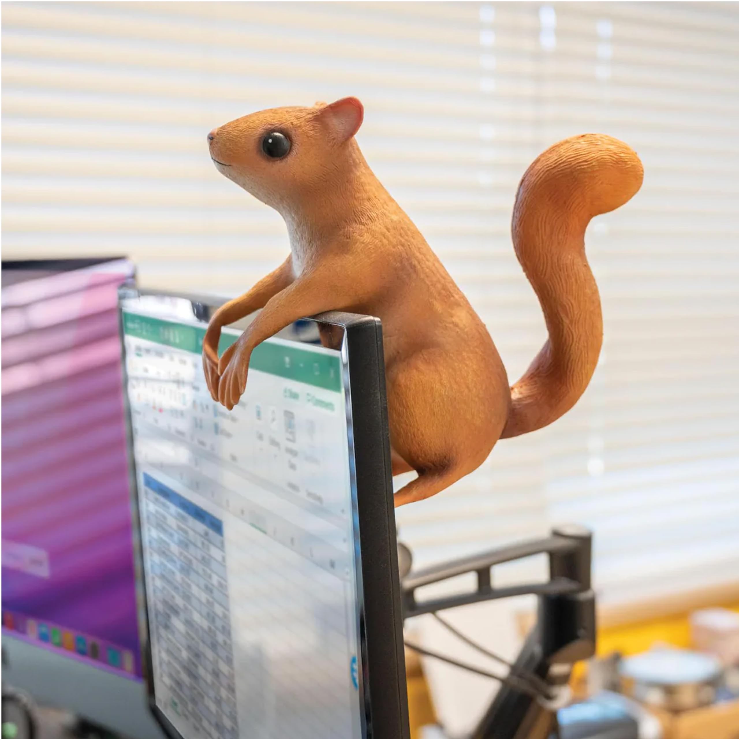 Squirrel & The Aces(中古品) Amazon.com: Accoutrements Archie McPhee The Hilarious Office