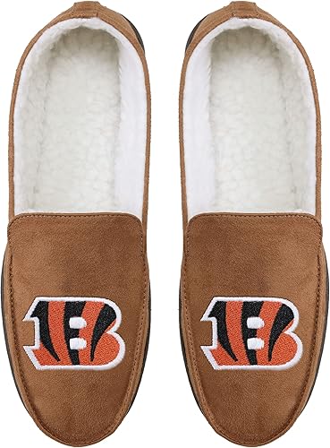 Miniatura 10 de FOCO - Pantuflas tipo mocasín para hombre, con logotipo de equipo de fútbol americano de la NFL