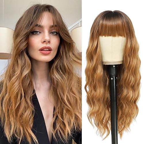 Miniatura 8 de VERNA Peluca rubia con flequillo, pelucas rubias de 26 pulgadas de largo para mujer, peluca ondulada rubia de aspecto natural, peluca sintética