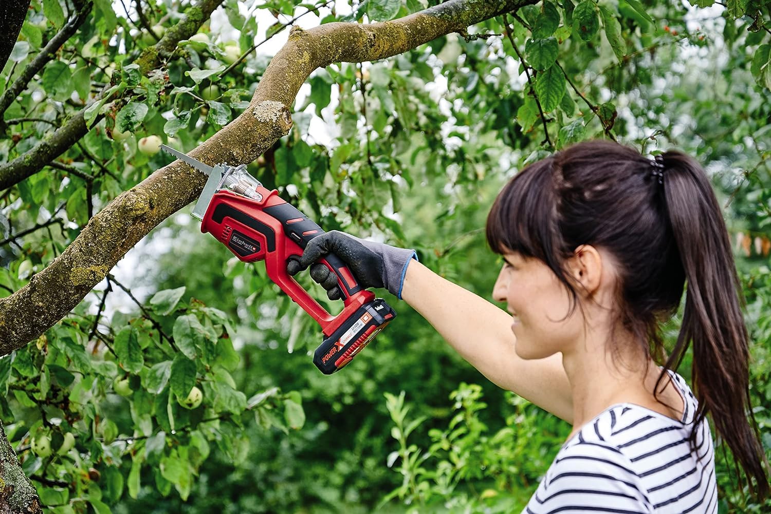 Einhell Akku-Astsäge GE-GS 18 Li – Solo Power X-Change (18 V, Sägeblattlänge 150 mm Qualitäts-Sägeblatt, werkzeugloser Sägeblattwechsel, abnehmbarer Astbügel, ohne Akku)