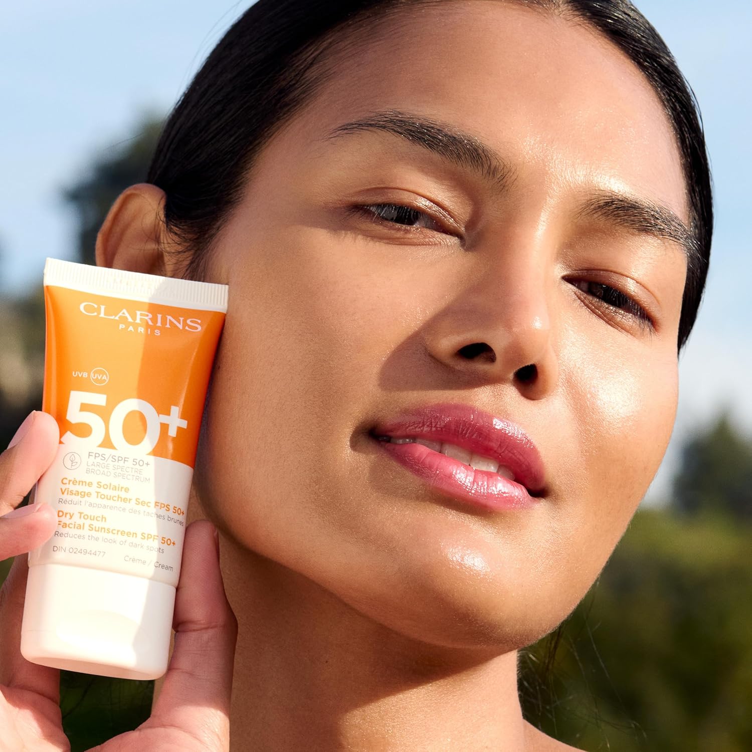 Clarins Dry Touch Face Sunscreen | Broad Spectrum SPF 50+ | UVA/UVB Protection | Lightweight and No White Cast | Enriched with Antioxidants | All Skin Types, including Sensitive Skin | 1.7 Ounces - Image 6