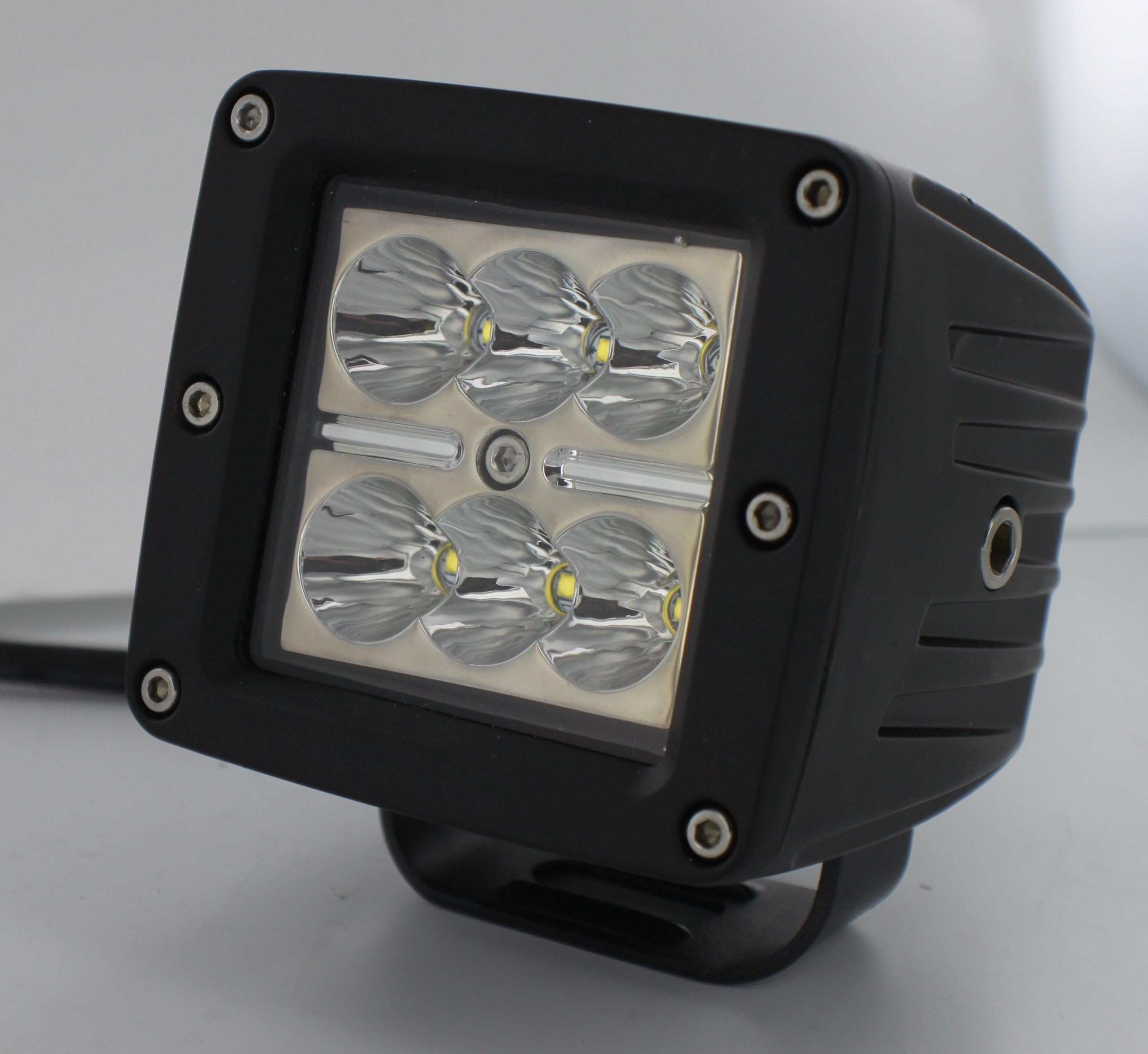 LuxWurx 18 WATT 6 LED 3"x 3" Pod Spot