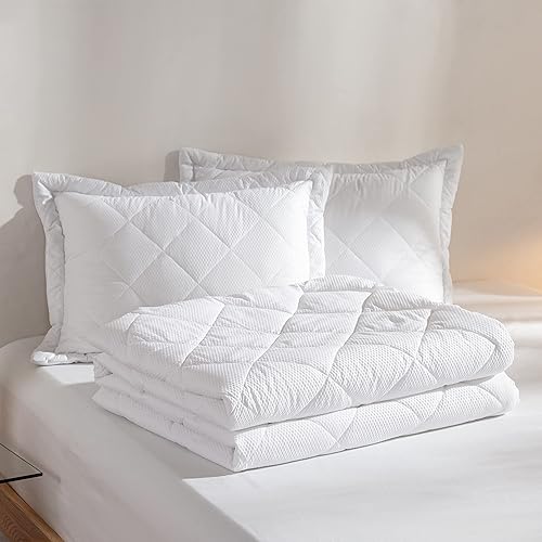 Dorrin Nessin Lightweight Comforter Set,1 Cooling Blanket Comforter with 2 Bed Pillows, Ultra Soft 3 Pieces Reverversible White King Comforter Bedding Set for Hot Sleepers