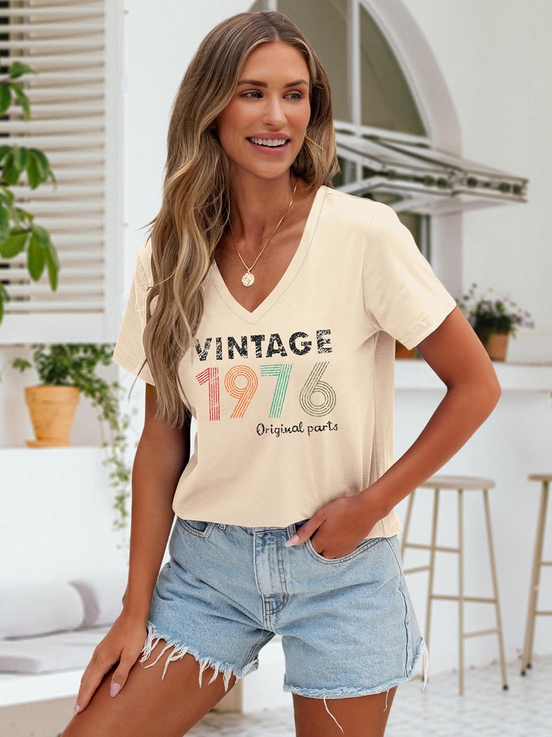 Chulianyouhuo Vintage 1976 T Shirts for Women 50th Birthday Gifts Letter Print Retro Party Tops Casual V Neck Tee Tshirts - Image 3