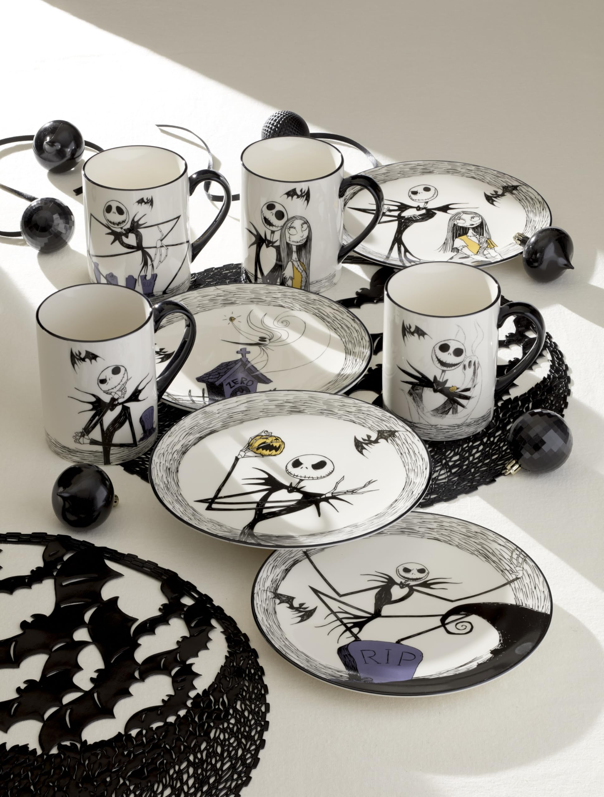 Lenox Nightmare Before Christmas Porzellan-Tassen-Set für 4 Personen | Spülmaschinenfest, mikrowellengeeignet, Geschenk für Nightmare Before Christmas-Fans, 11,4 cm, 473 ml, Kaffeetasse