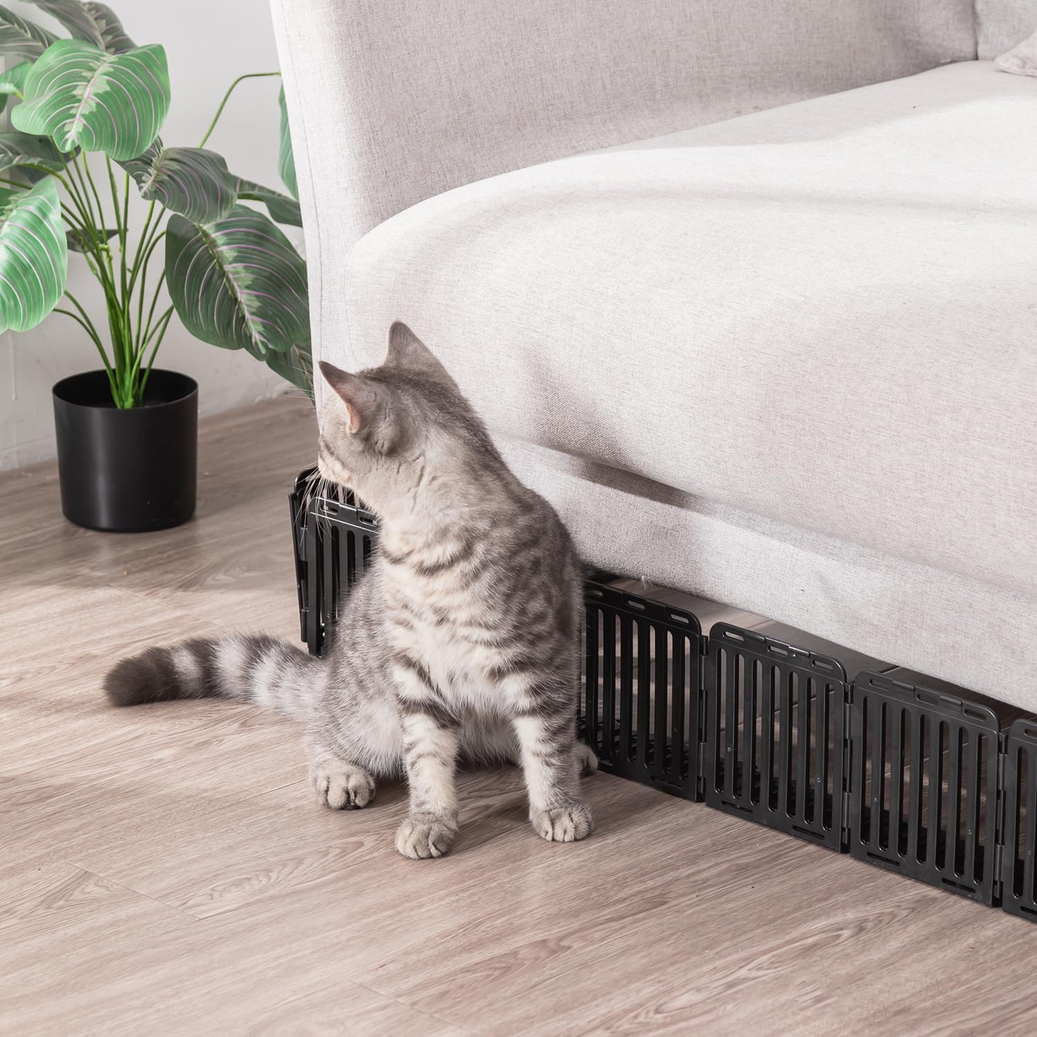 Spielzeugblocker Couch Schutz für Haustiere, Sofaschutz Katze Plastic Under Furniture Gap Protector für Sofa und Andere Möbel (Schwarz 12er Pack 6 Füße)