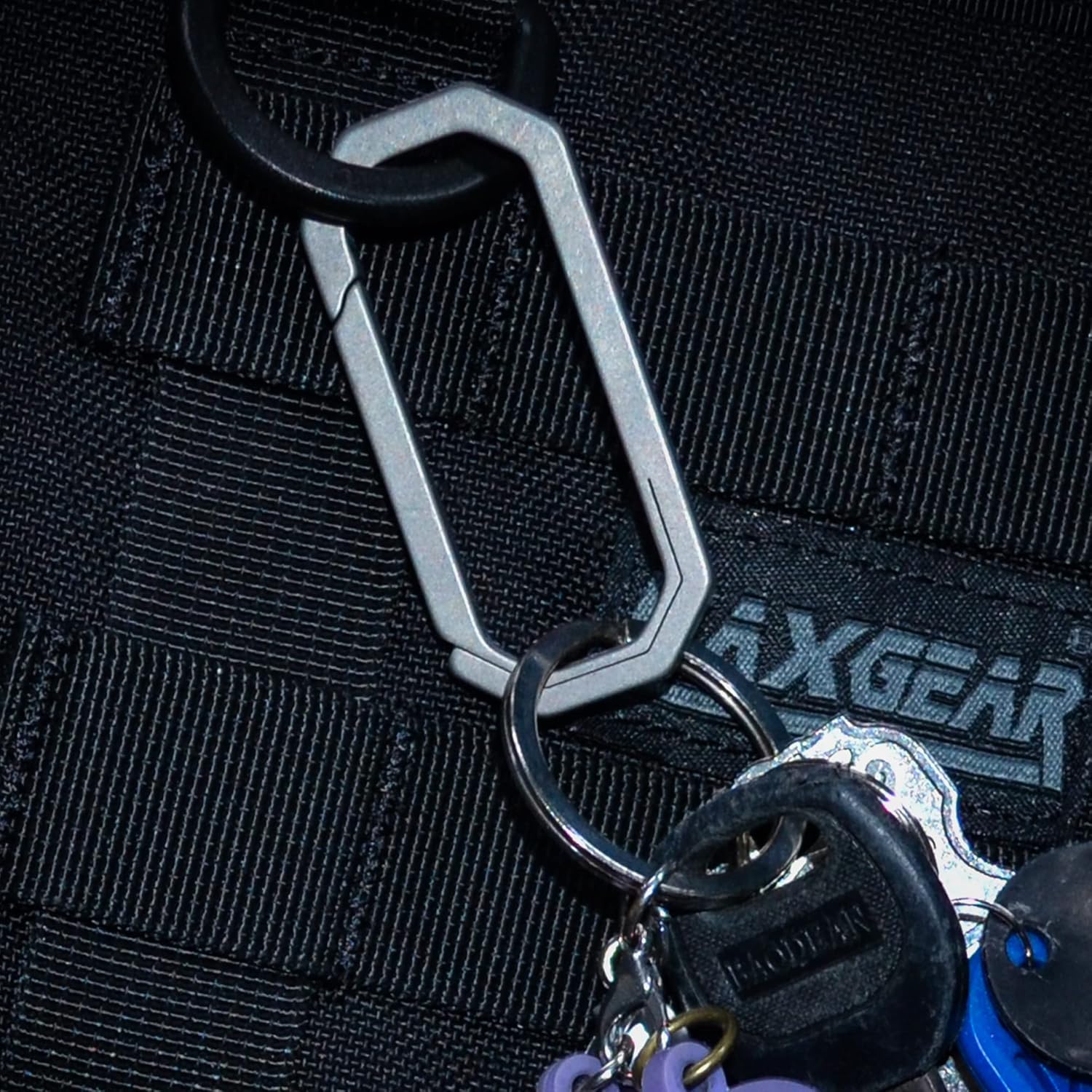 EDC Titanium Carabiner Clip Multifunctional Keychain Quick Release Key Holder Outdoor Tools