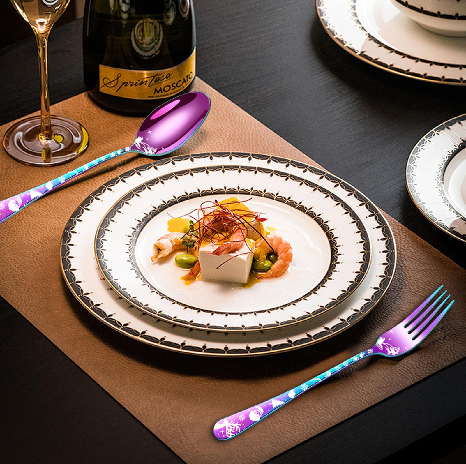 Weihnachtsbesteck Set,Besteck Set Service, Edelstahl Besteck Geschirr, einzigartige Schneeflocken Weihnachtsmann Elch Muster Design, spülmaschinenfest (Gold,24-teilig)