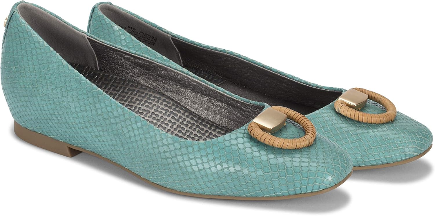Baretraps Perrie Women's Flats & Oxfords 6 Aqua Snake Leather