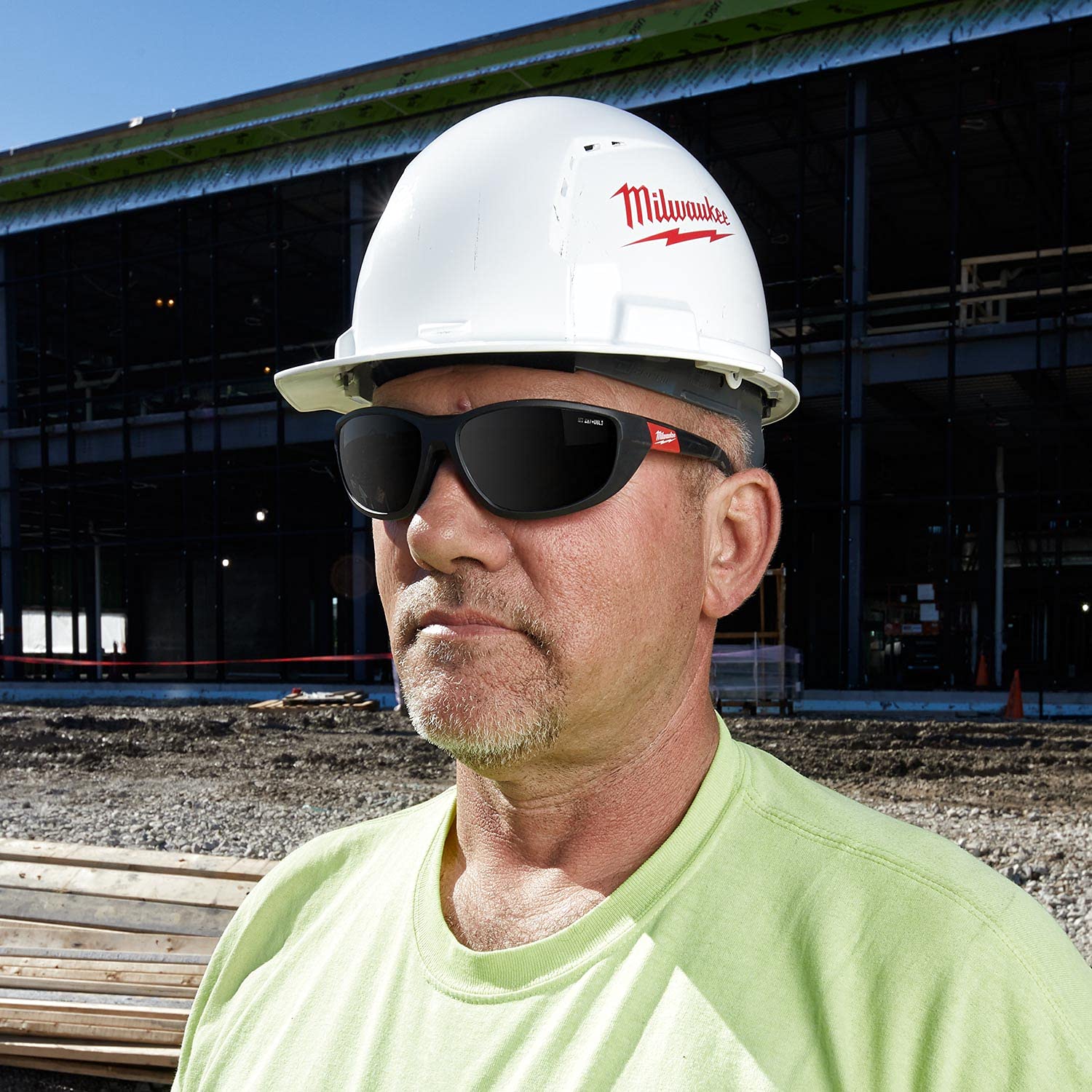 Lunettes De Protection Milwaukee Teintées - Avec Mousse Amovible - Anti-Rayures - Confort Mixte