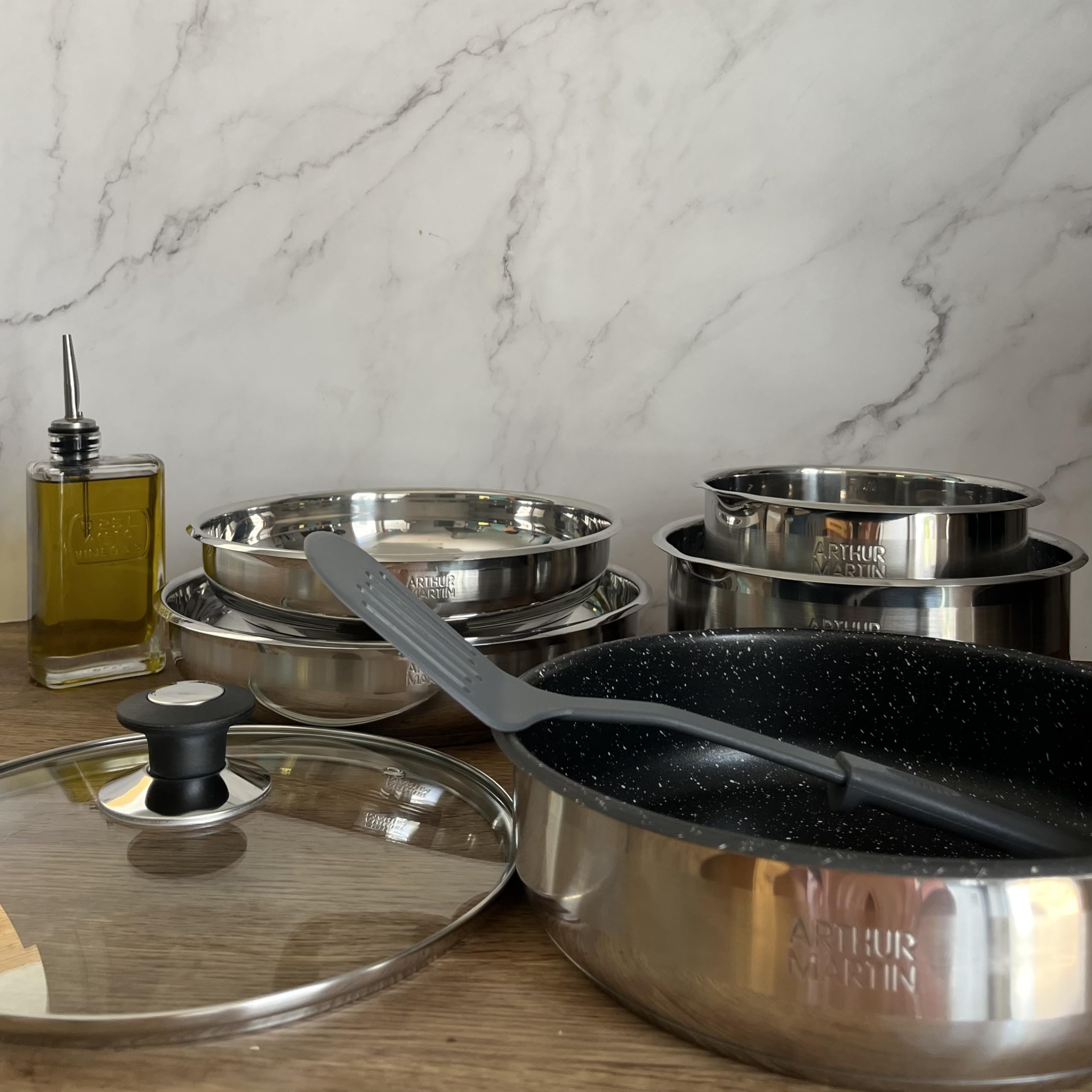 Arthur Martin - Batterie de Cuisine 10 Pièces en Inox avec Poêles et Casseroles, Tous Feux dont Induction, Couleur Noir