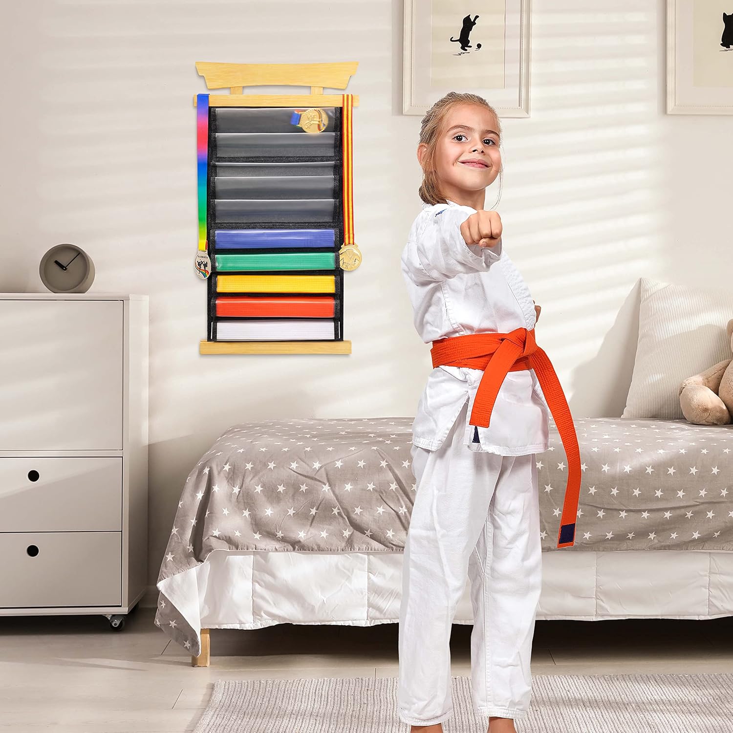 Tilhumt 10 Belt Karate Belt Display Rack with Dust Cover, Felt Martial Arts Belts Holder, Bamboo Taekwondo Belt Display Organizer Storage : Sports & Outdoors