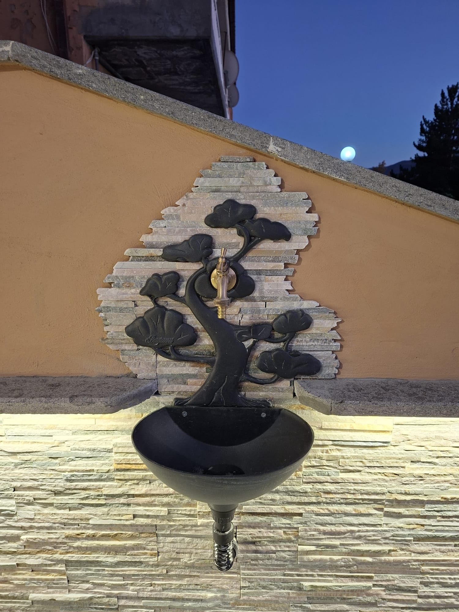 FONDERIA BONGIOVANNI | Fontanella da giardino | Fontana a muro | Modello Azalea | colore antracite | con rubinetto ottone brunito| per casa giardino | fontanella da esterno