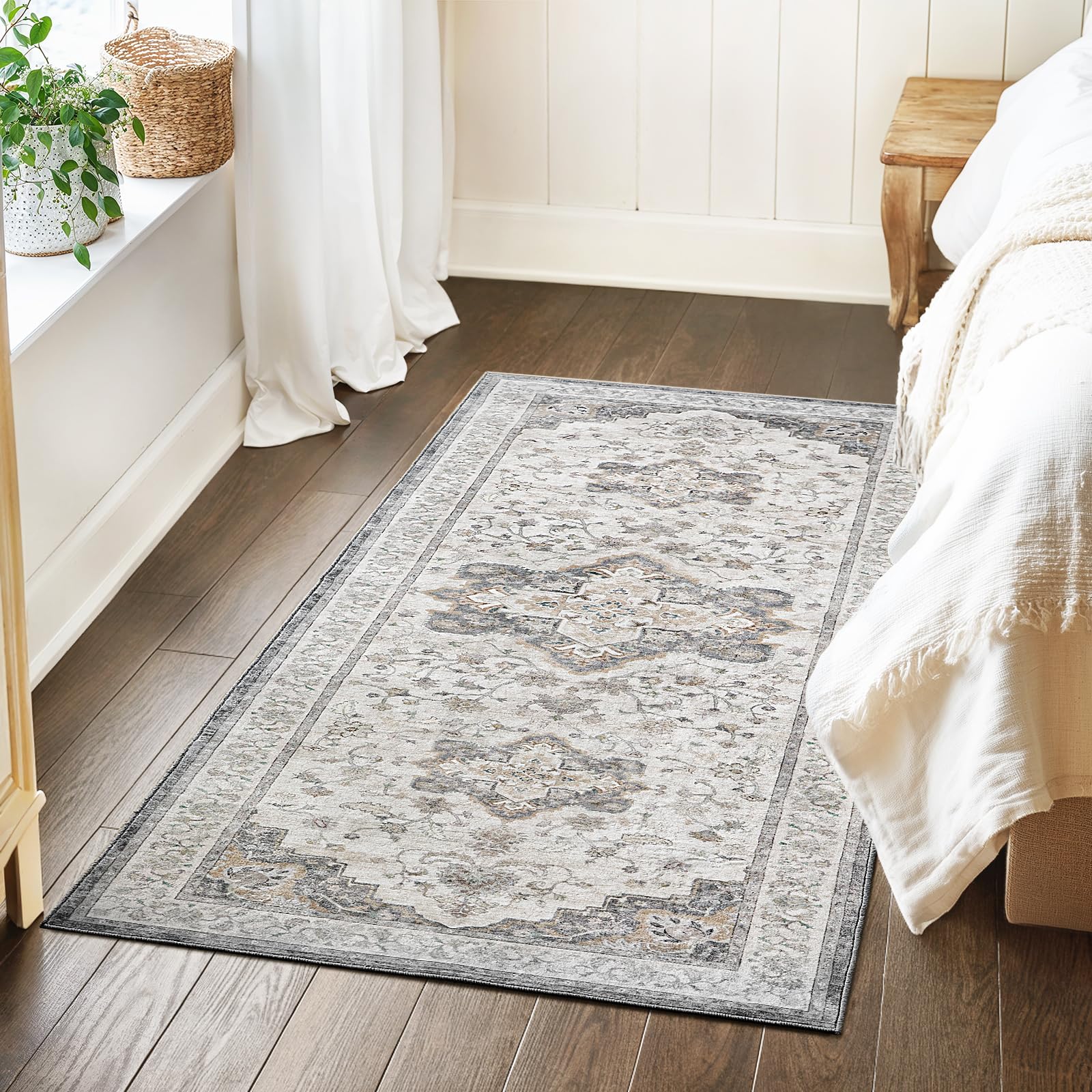 Marsail 3x5 Machine Washable Area Rug, Soft & Slip-Resistant Entryway Rug with Reinforced Bound Edges, Vintage Short-Pile Area Rug with Floral Pattern