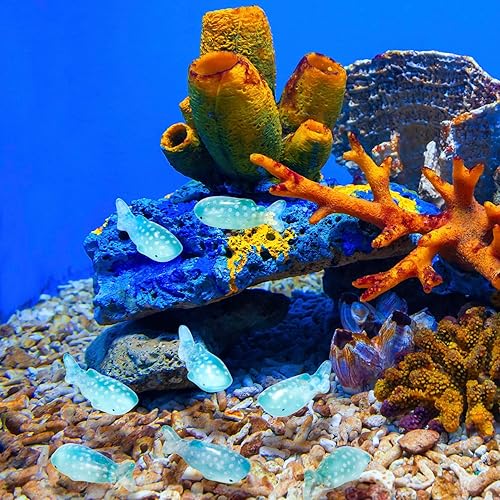 Miniatura 7 de 50 figuras en miniatura de ballena, mini esculturas de animales de peces falsos de resina con temática de océano azul, decoración del hogar para