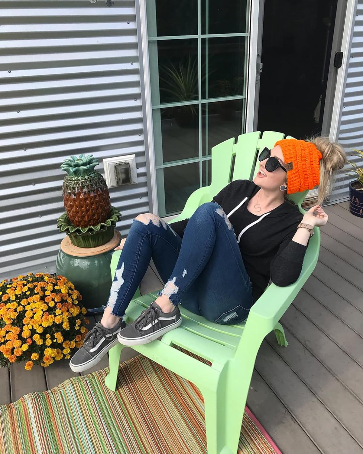 Miniatura 3 de Funky Junque Exclusives BeanieTail - Gorro para mujer, diseño de cola de caballo, ideal para día de cabello despeinado