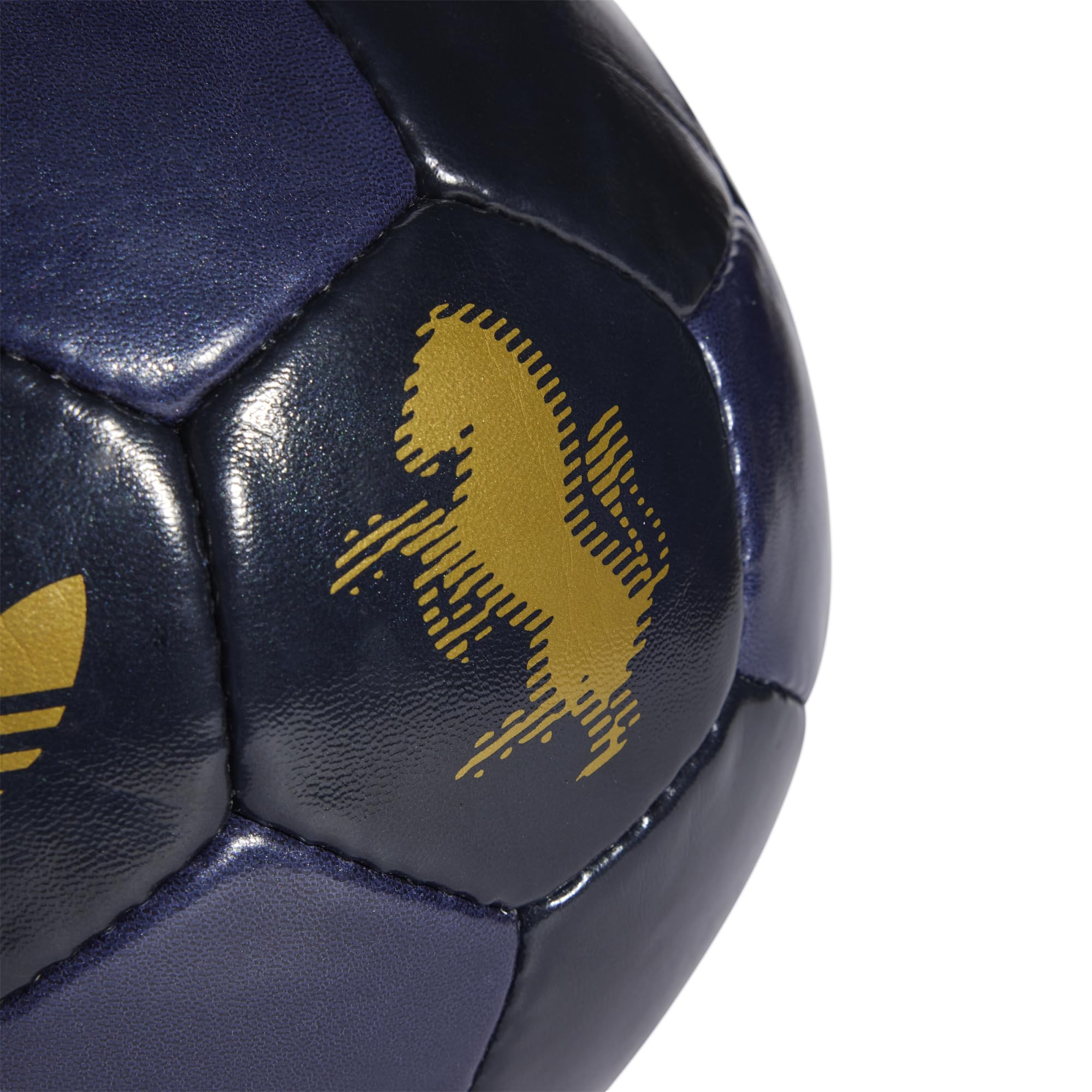 adidas Away Club Ball - Wspieraj swoją ulubioną drużynę: Real Madryt, Arsenal, Bayern Monachium, Juventus, Manchester United, Retro Inspired, Wymaga inflacji, rozmiar 5