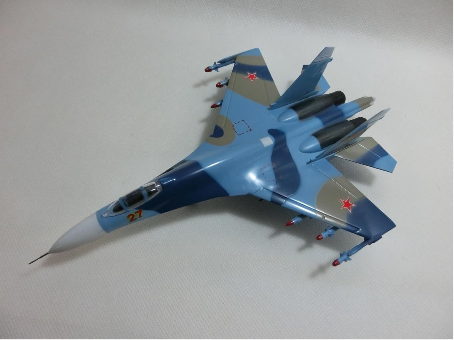 Amazon 1/72 完成品 スホーイ Su27 FlankerB プラモデル 通販