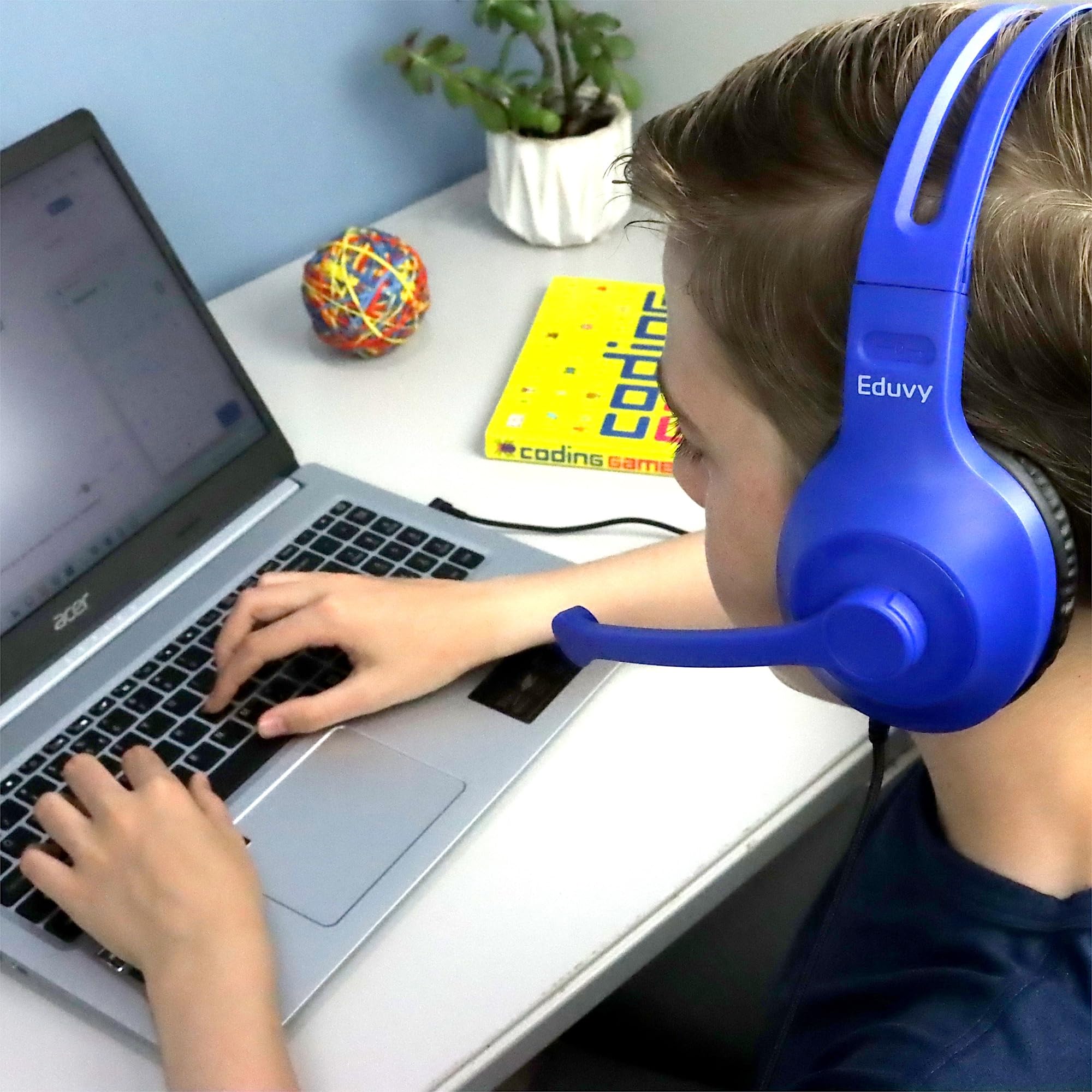 Auriculares tipo C a granel para aula con micrófono. Paquete escolar resistente con cable para estudiantes con micrófono giratorio. Se adapta a puertos USB C en portátiles y tabletas (paquete de